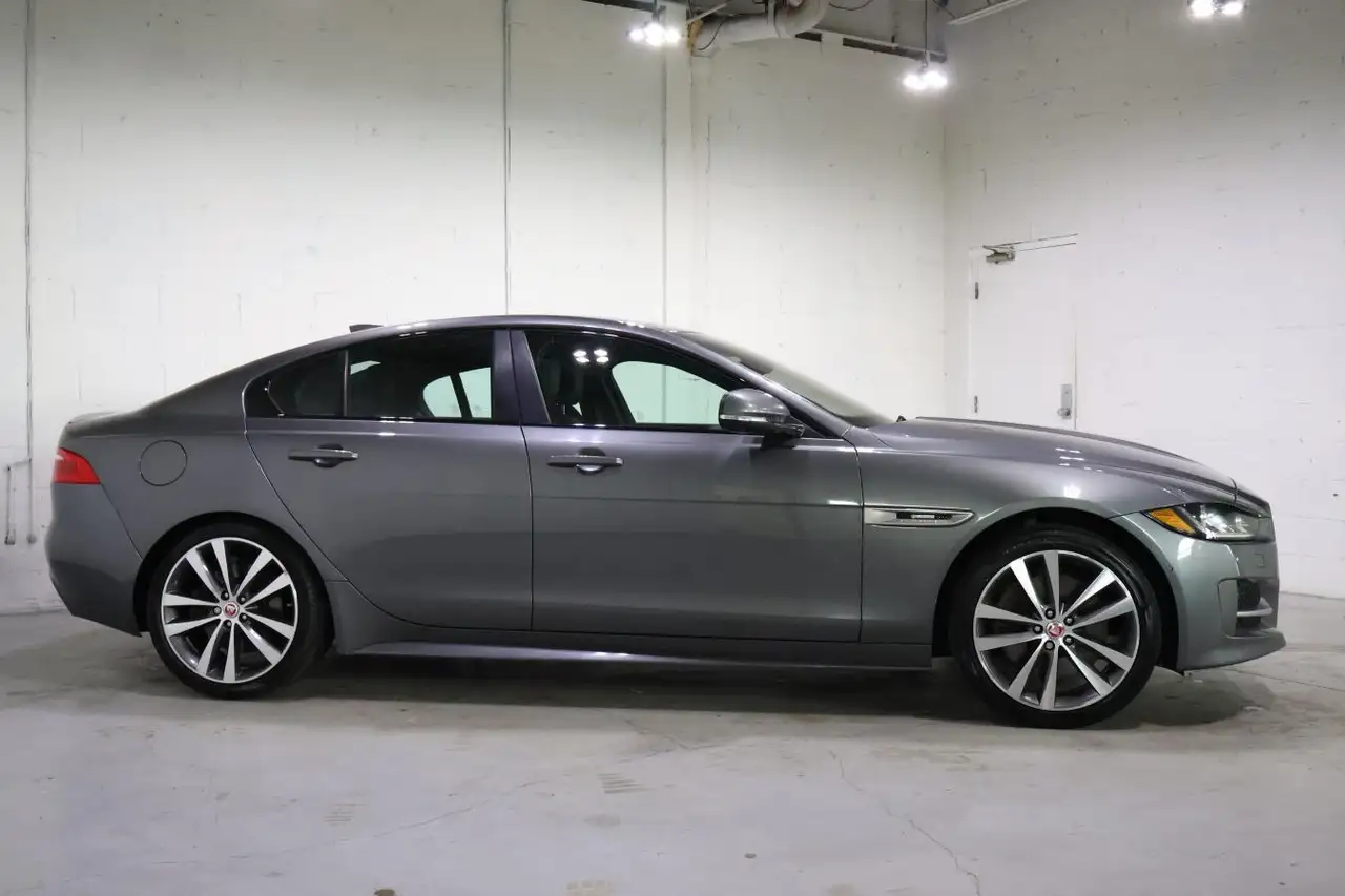 Jaguar XE снимка Jaguar XE