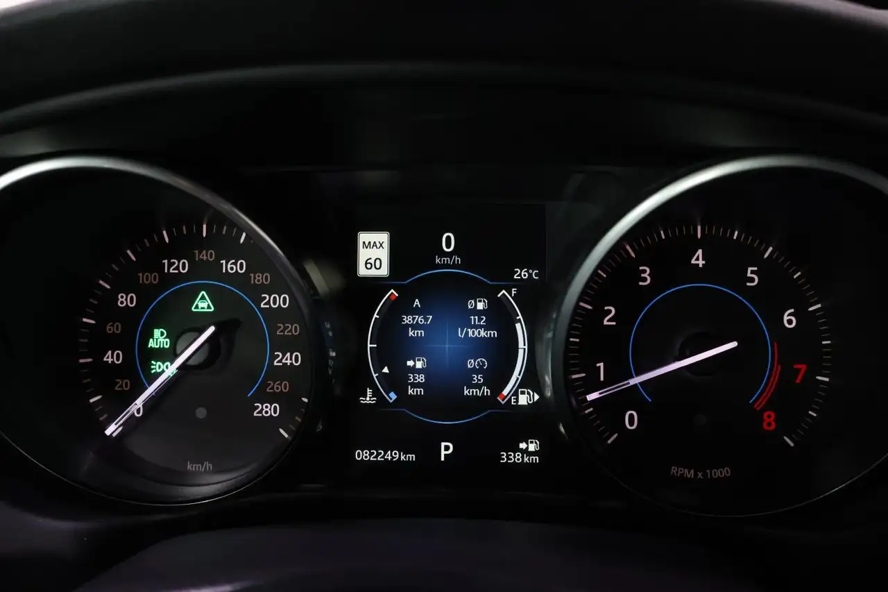 Jaguar XE снимка Jaguar XE