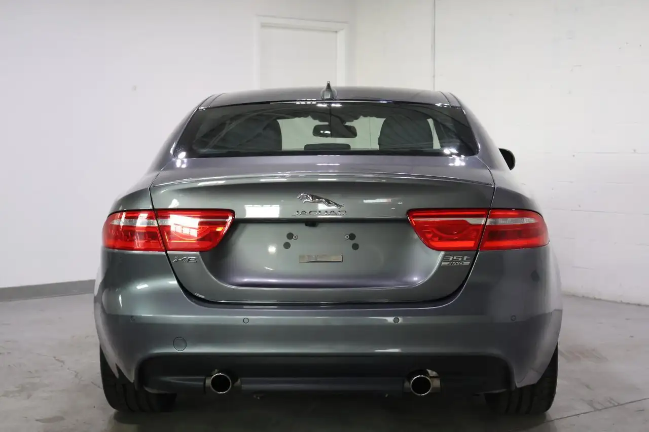 Jaguar XE снимка Jaguar XE