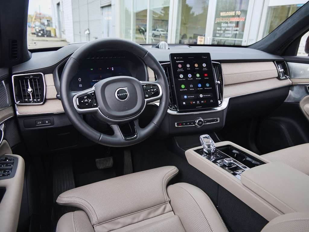 2025 Volvo XC90 Plug in!! Ultra Bright Theme + BOWERS AND WILKINS thumb 20