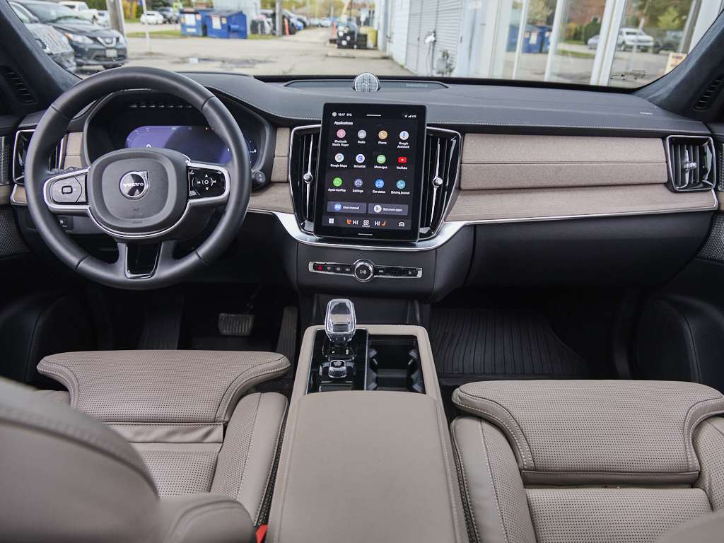 2025 Volvo XC90 Plug in!! Ultra Bright Theme + BOWERS AND WILKINS thumb 22