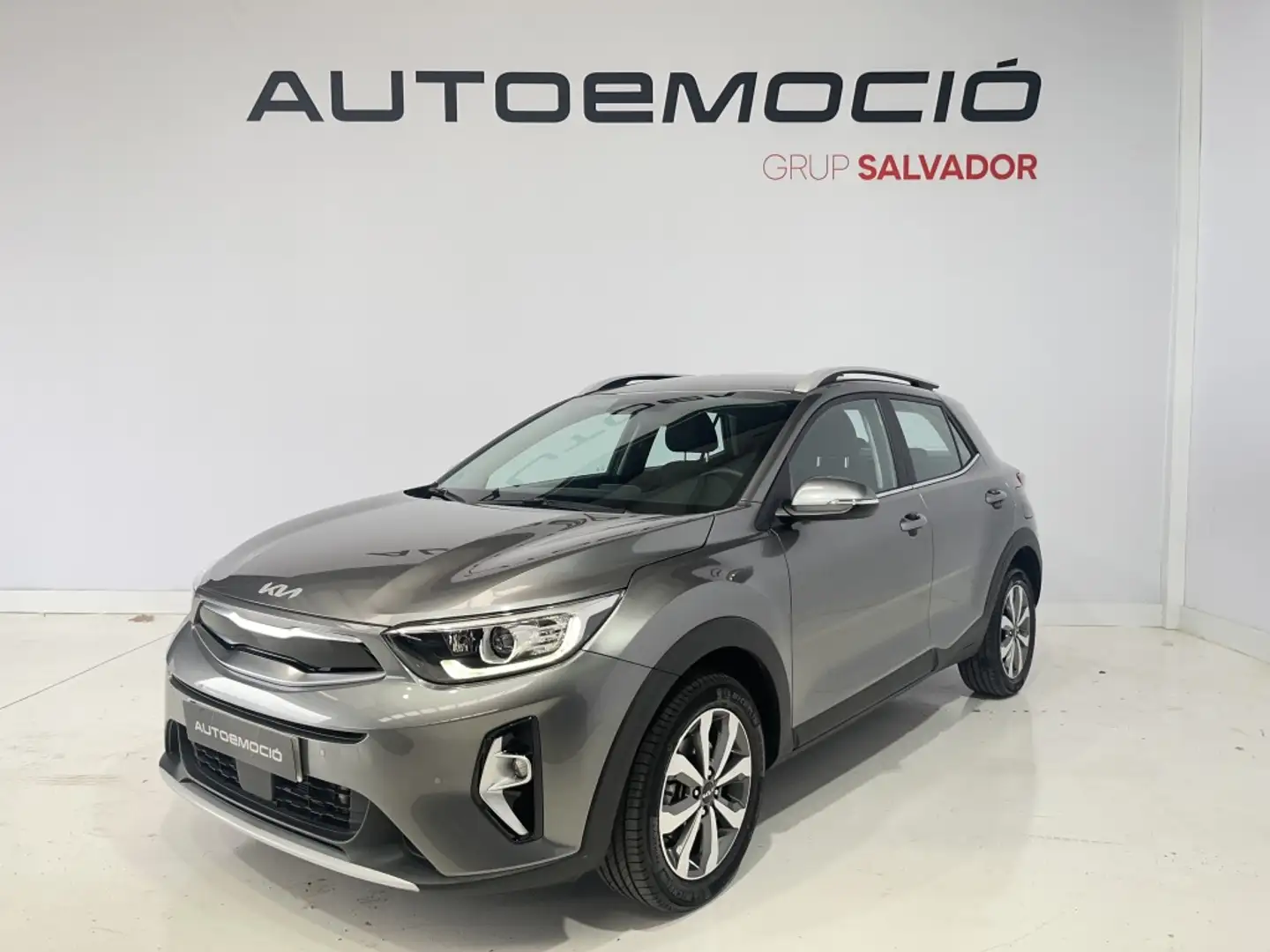 Kia Stonic 1.0 T-GDi MHEV Drive 100 Gris - 1