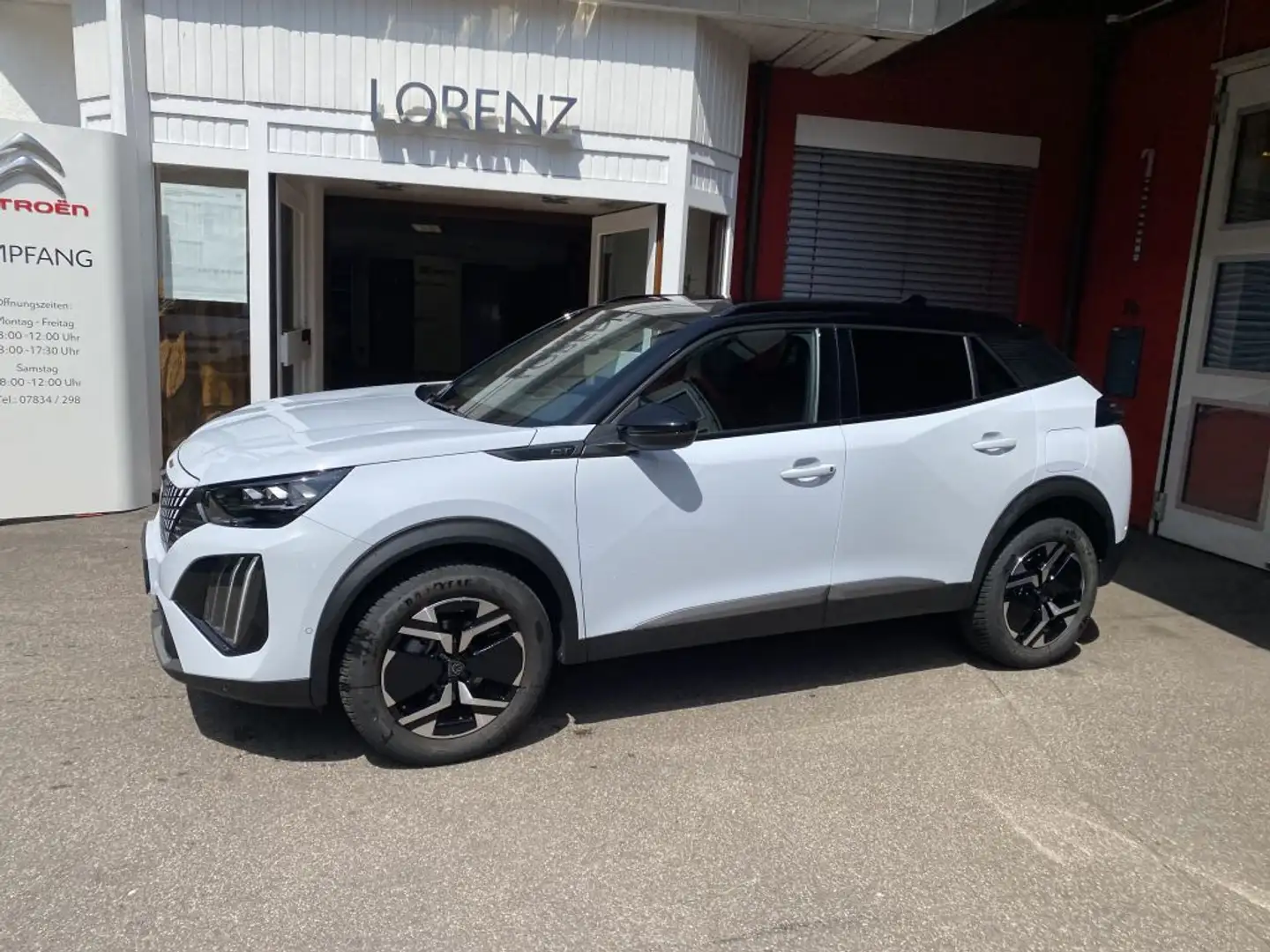 Peugeot 2008 PureTech 130 EAT8 GT - 2