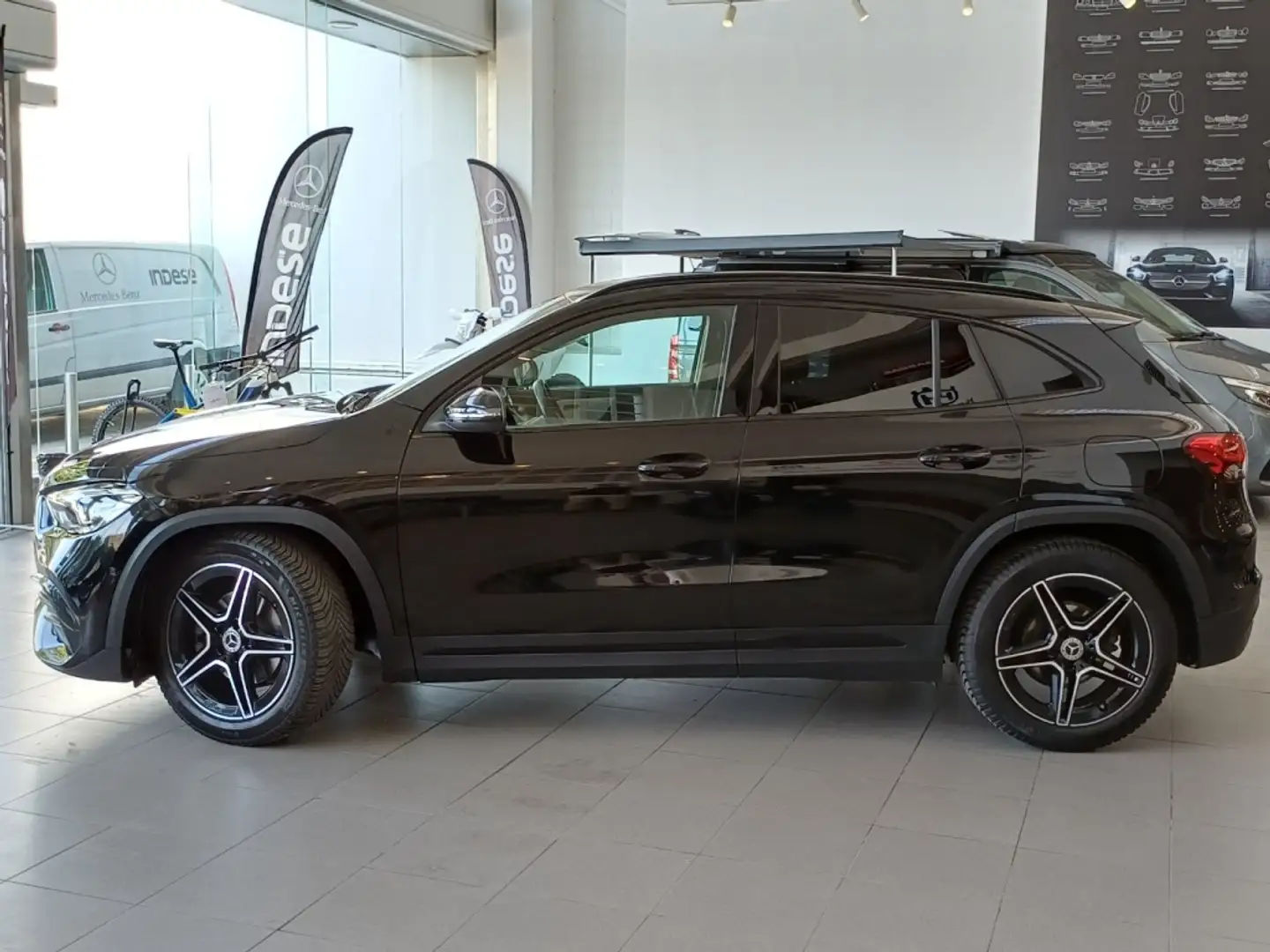 Mercedes-Benz GLA 200 7G-DCT Noir - 2