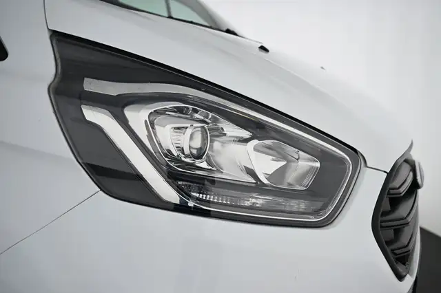 Ford Transit Custom view 15