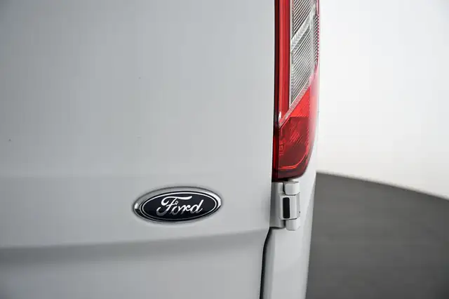 Ford Transit Custom view 14