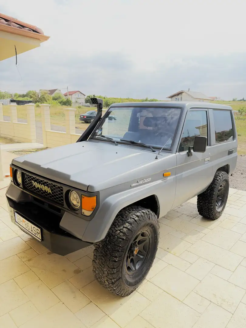 Toyota Land Cruiser Turbo LJ 70 2.4 TD Grau - 2
