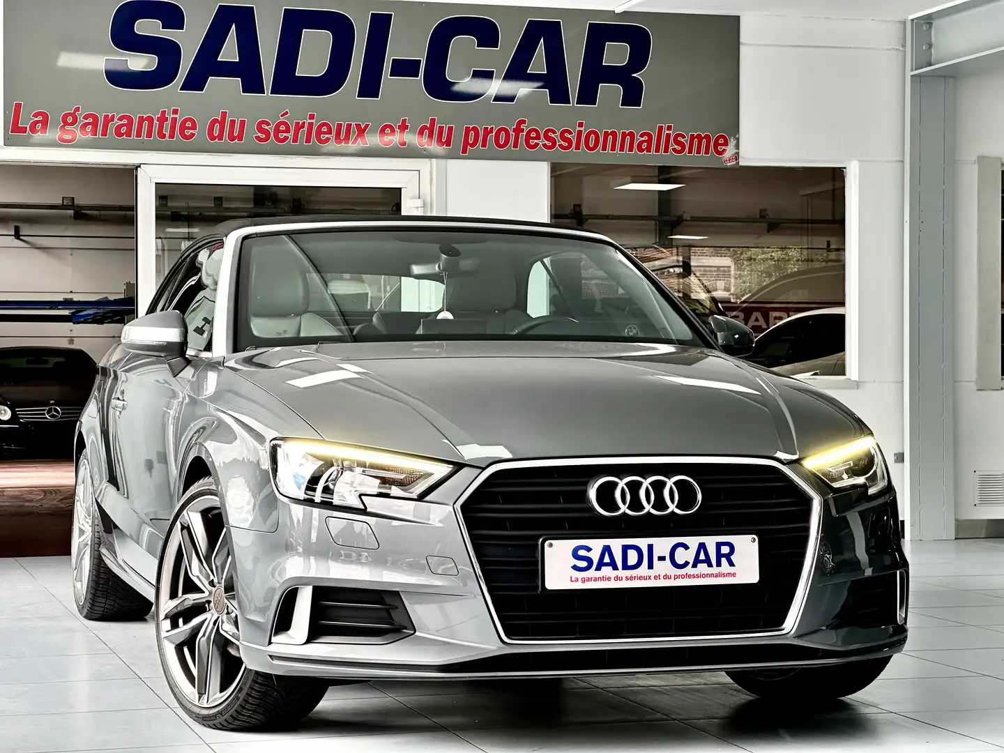 Audi A3 Cabriolet 35 TFSI - SPORT 1,5 TFSI 150cv Gris - 1