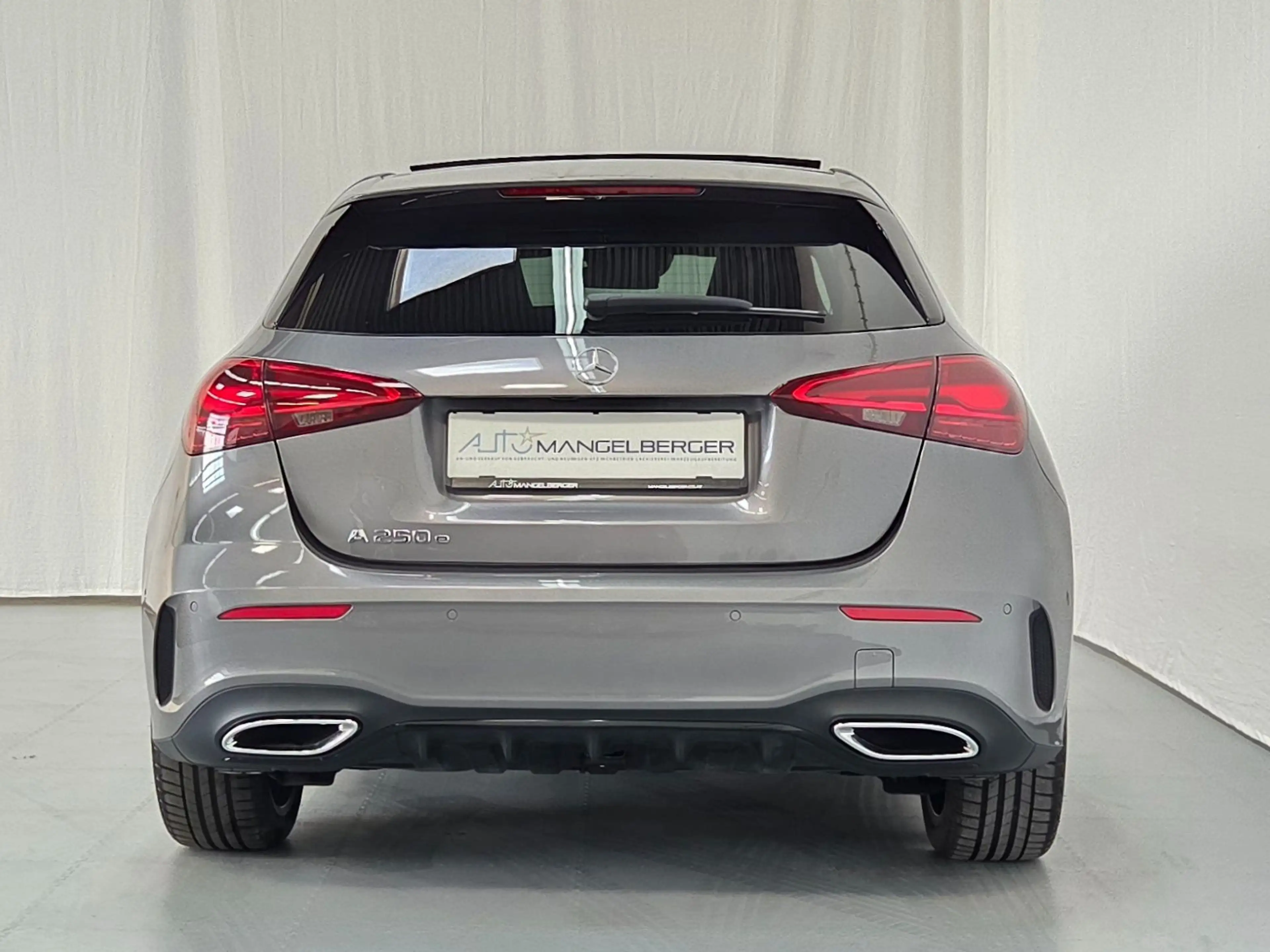 Mercedes-Benz A 250 A 250 e AMG Line mit Nightpaket PANO 360° Keyless — photo 7