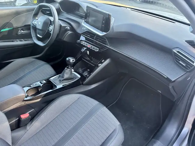 Peugeot 208 view 7