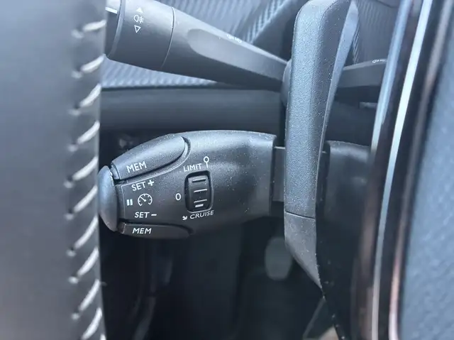 Peugeot 208 view 14
