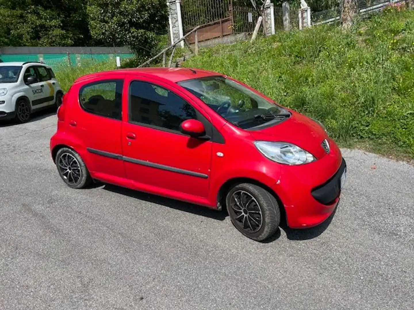 Peugeot 107 107 2005 5p 1.0 12v Sweet Years Rosso - 1