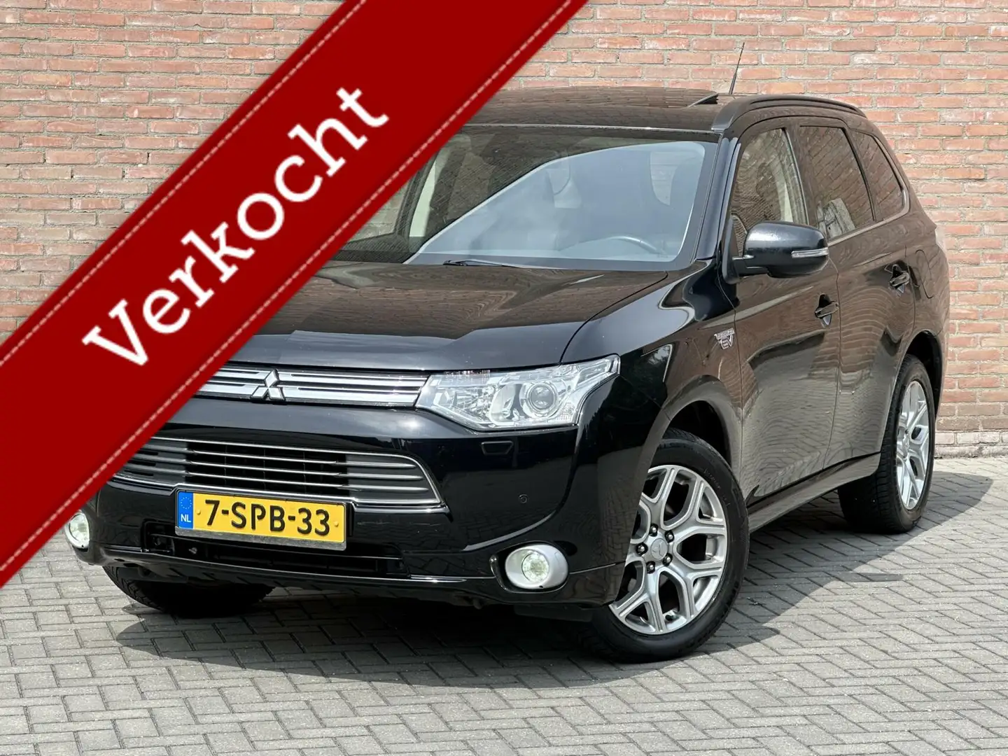 Mitsubishi Outlander 2.0 PHEV Instyle+ Leder - Schuifdak - Dealer Onder Negro - 1