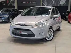 Ford Fiesta 1.2i Titanium *JA-A/C AUTO-PARKING AR*