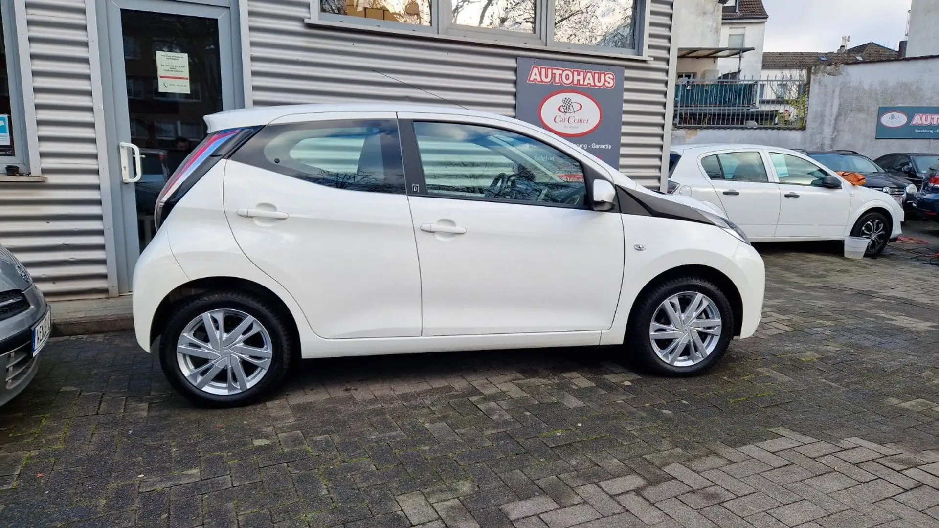 Toyota Aygo AYGO x-play Team D  1.HAND+KAMERA Білий - 2