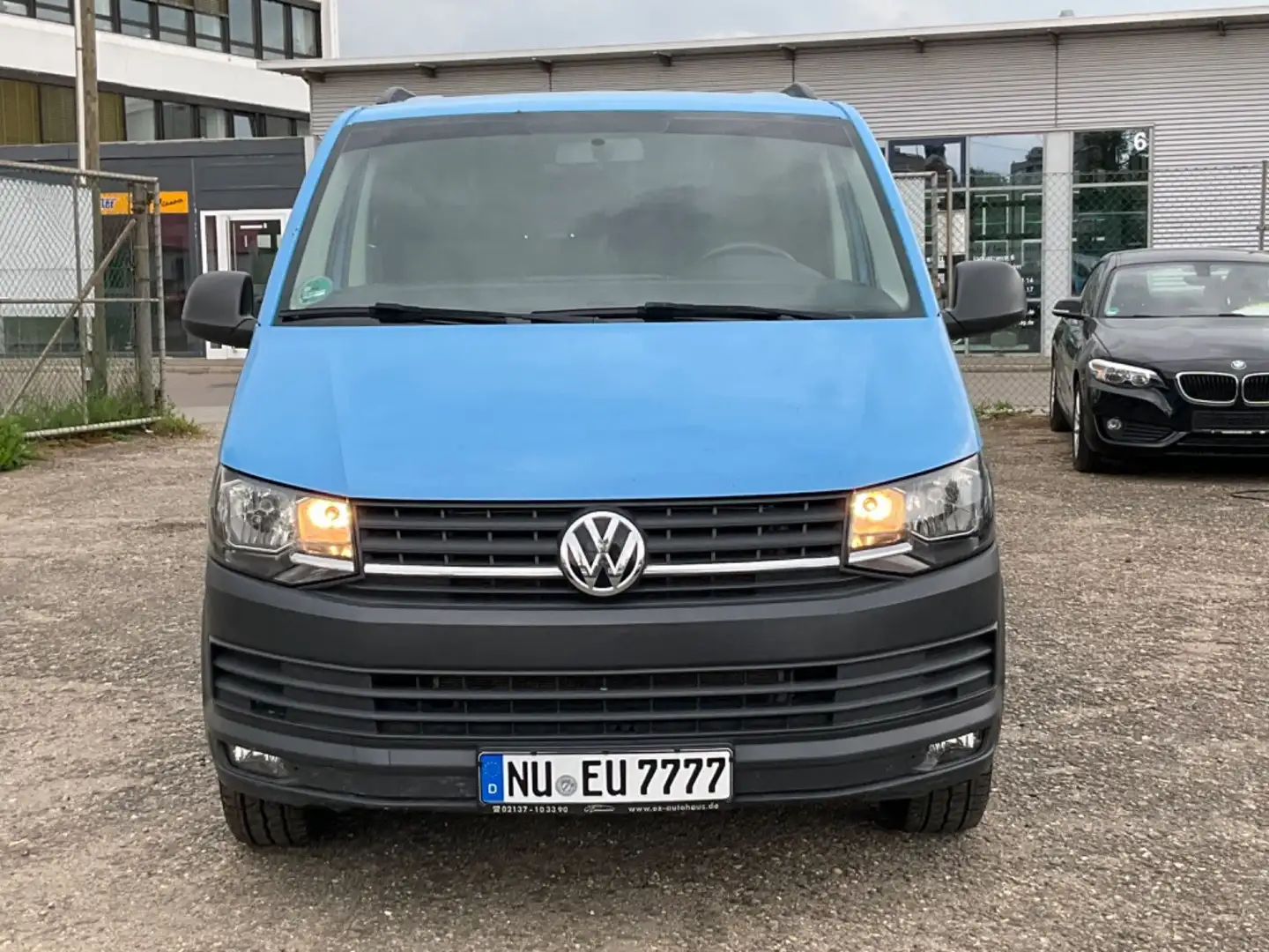 Volkswagen T6 Transporter 2.0 TDI * Lang L2 * 9 Sitze * AHK Blau - 2