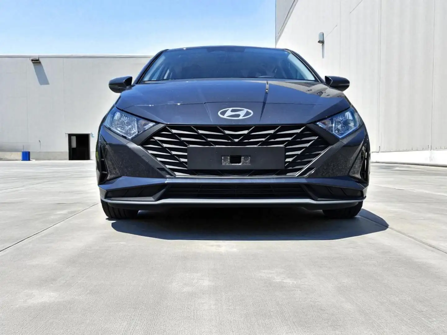 Hyundai i20 1.2 MPI MT Connectline MY'25 Grau - 2