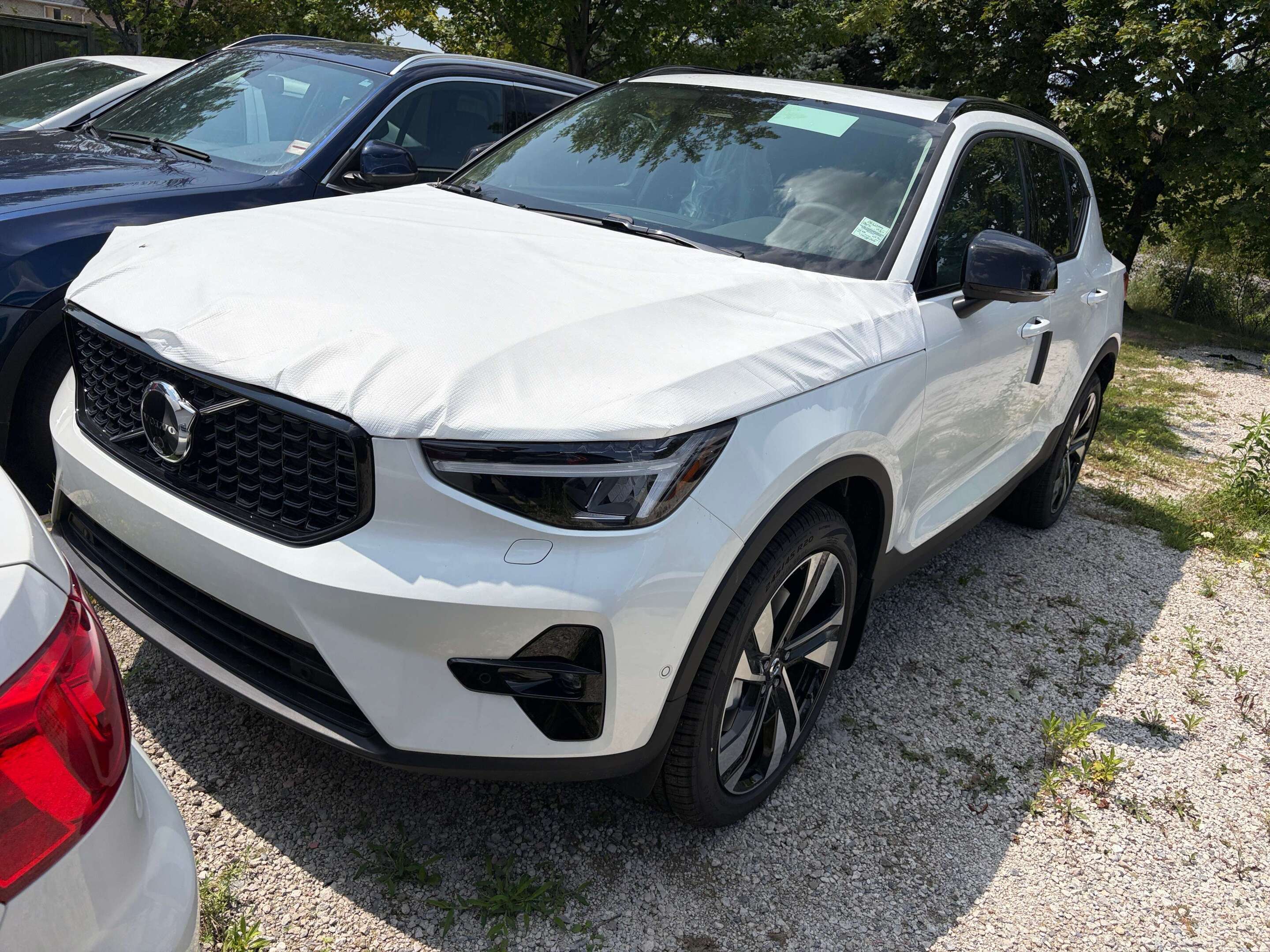 2026 Volvo XC40 B5 AWD Plus Dark Theme