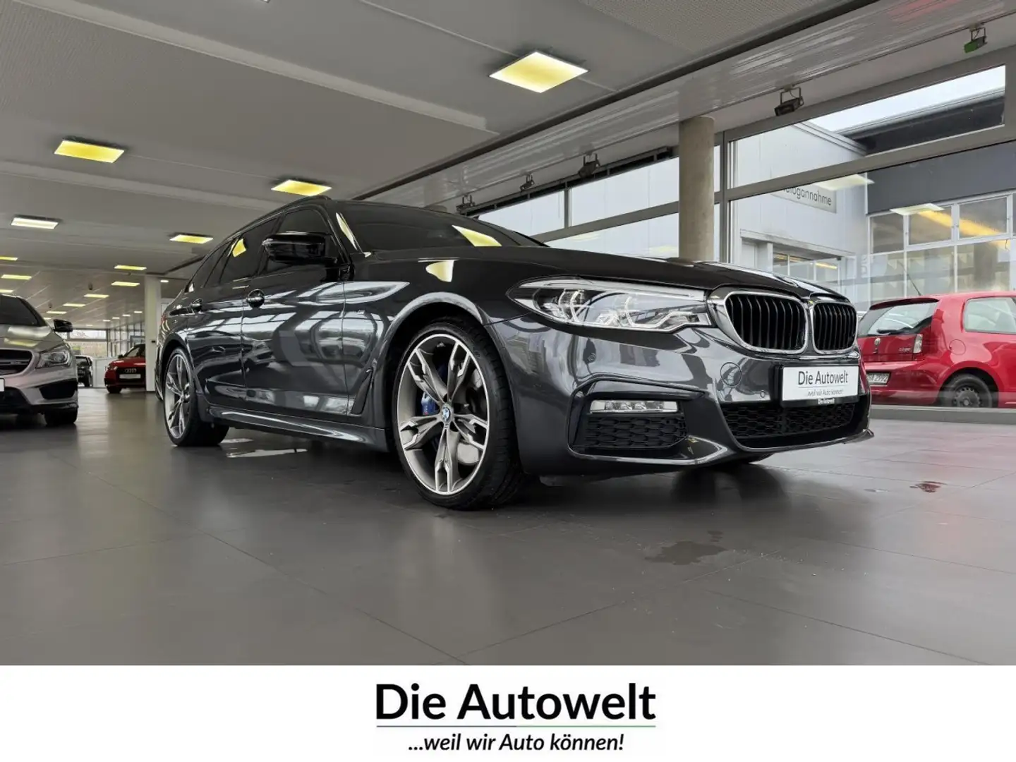BMW 540 d Touring xDrive M-PAKET AUT LEDER LED GRA Klima Gris - 1