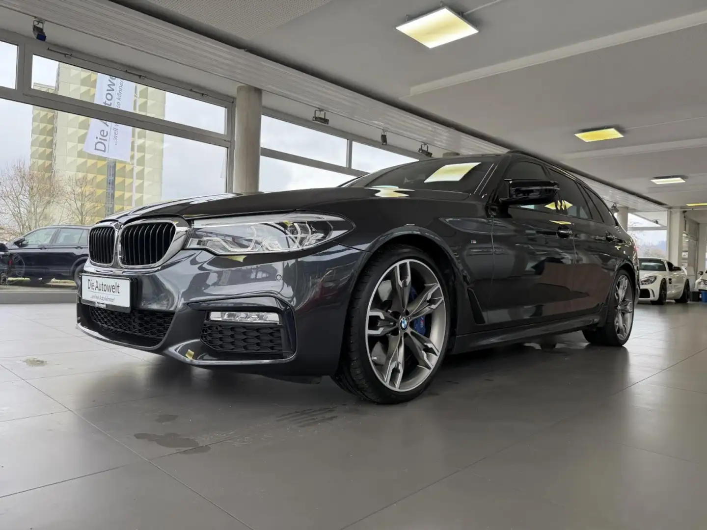 BMW 540 d Touring xDrive M-PAKET AUT LEDER LED GRA Klima Gris - 2