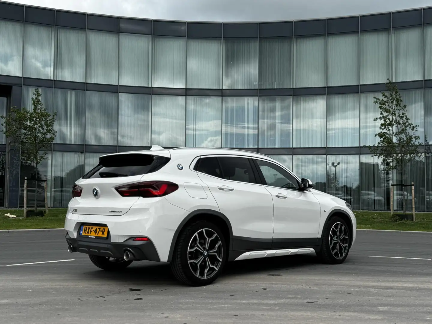 BMW X2 sDrive20i High Executive Edition Wit - 2