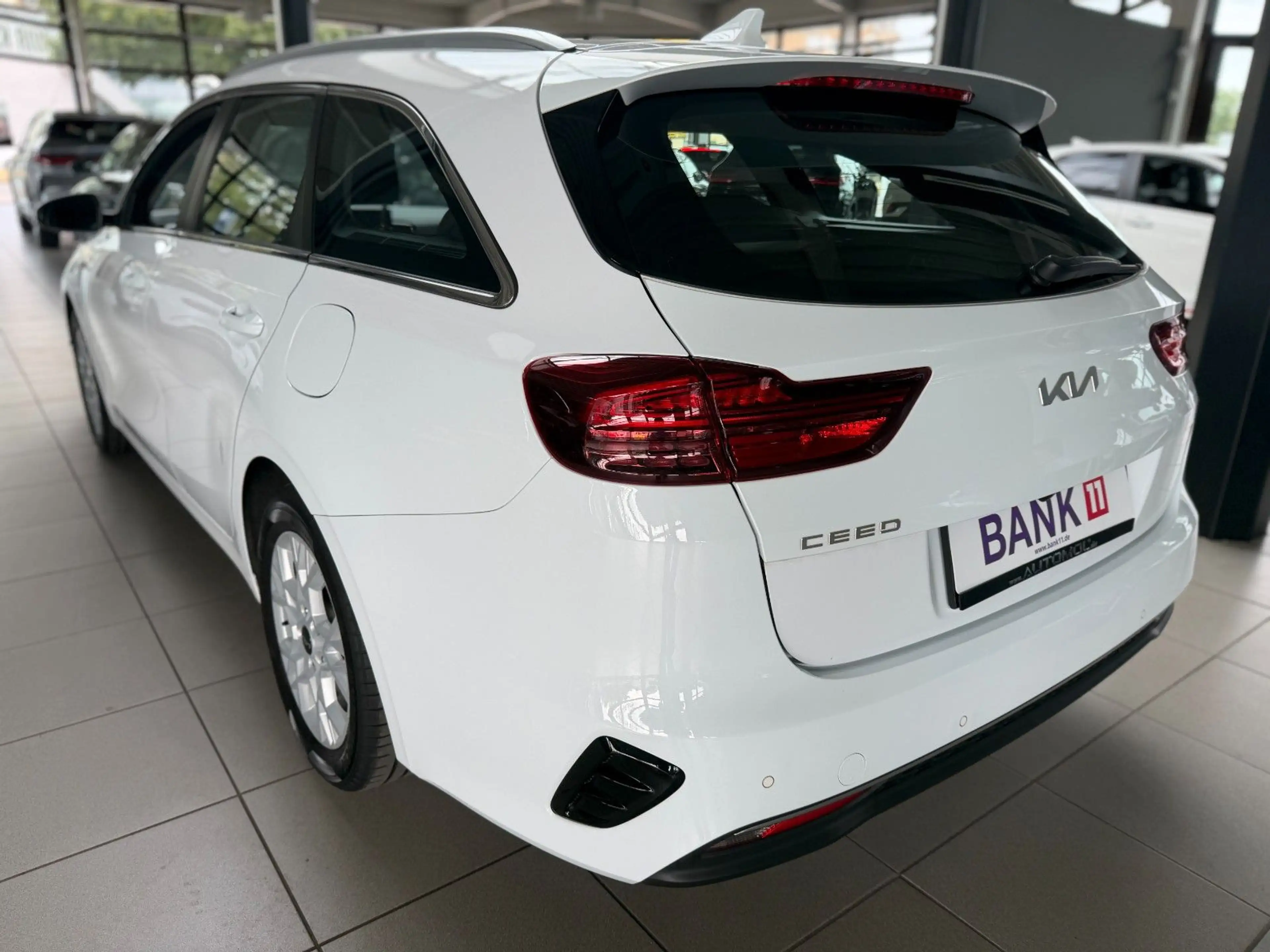 Kia Ceed SW / cee'd SW Spirit * Navi * SHZ * Kamera * — photo 4