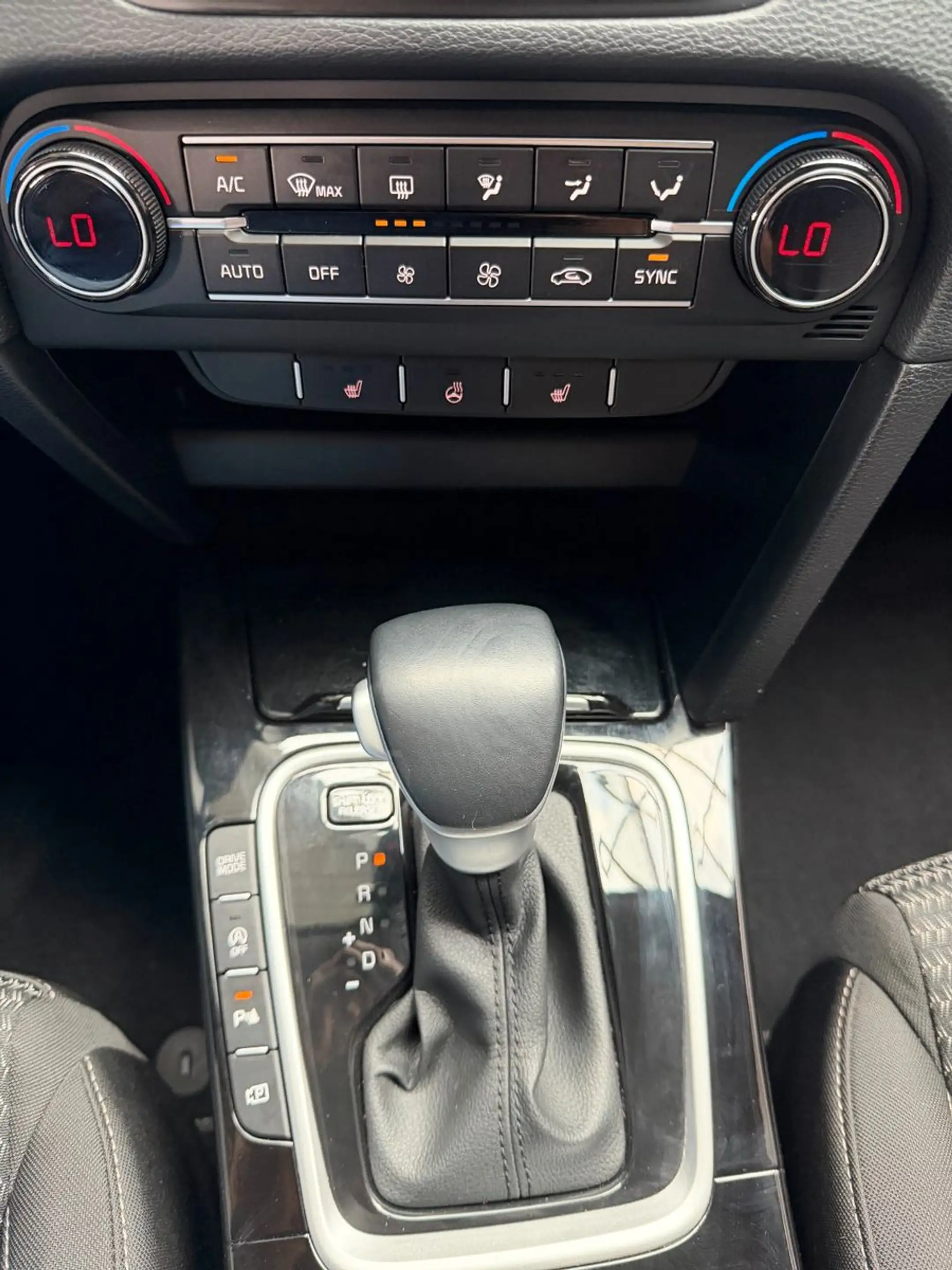 Kia Ceed SW / cee'd SW Spirit * Navi * SHZ * Kamera * — photo 14