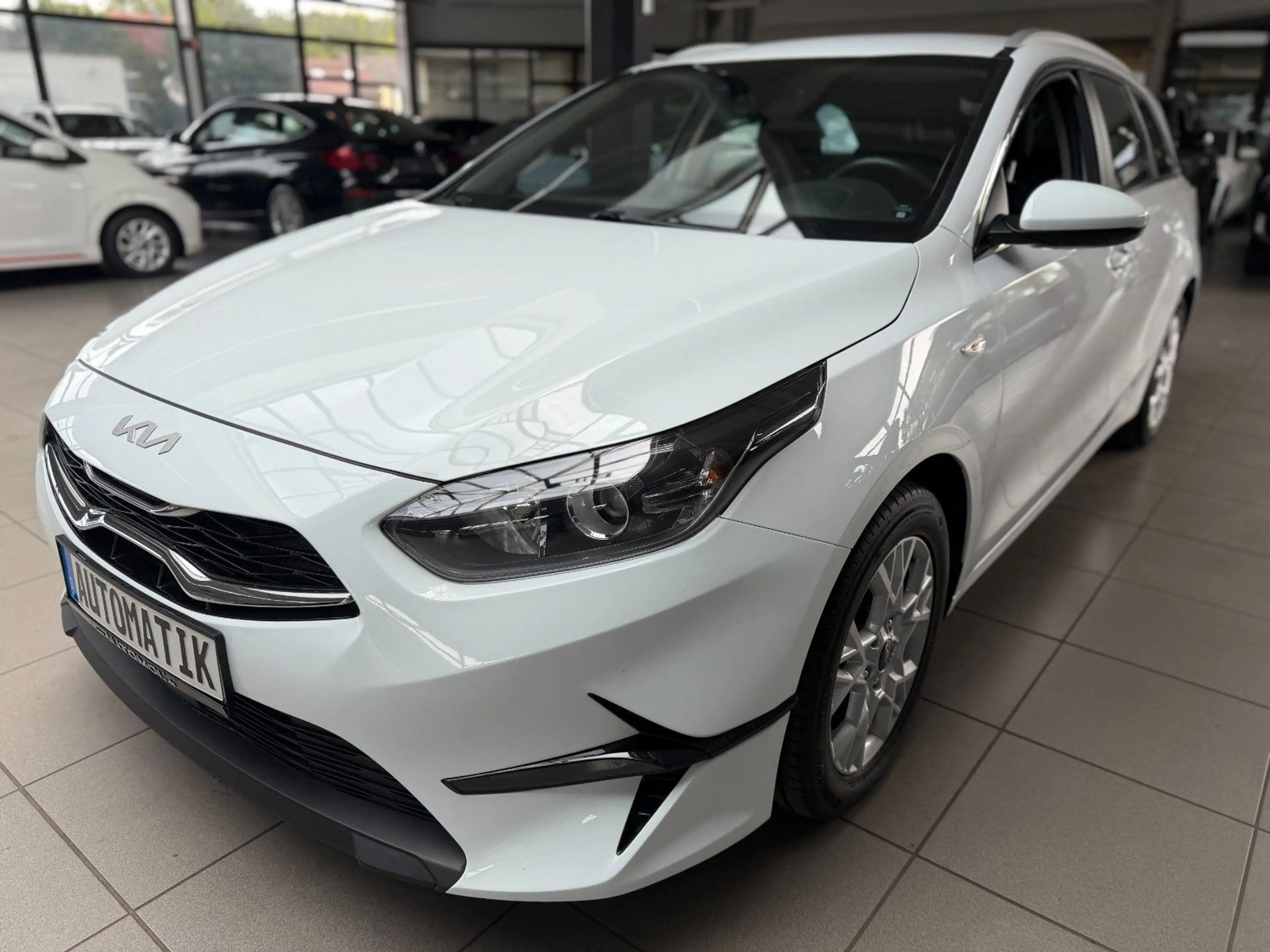 Kia Ceed SW / cee'd SW Spirit * Navi * SHZ * Kamera * — photo 3