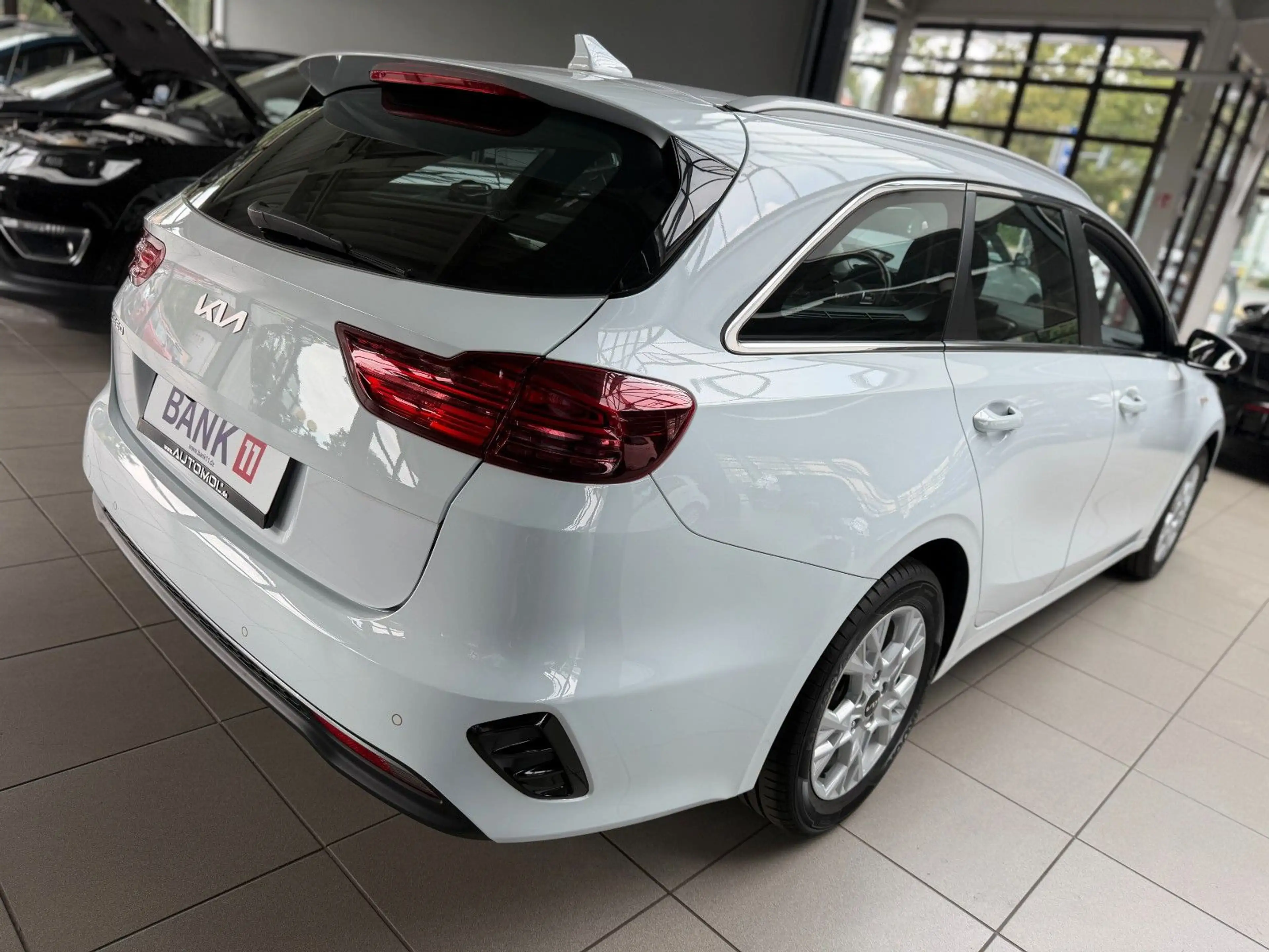 Kia Ceed SW / cee'd SW Spirit * Navi * SHZ * Kamera * — photo 2