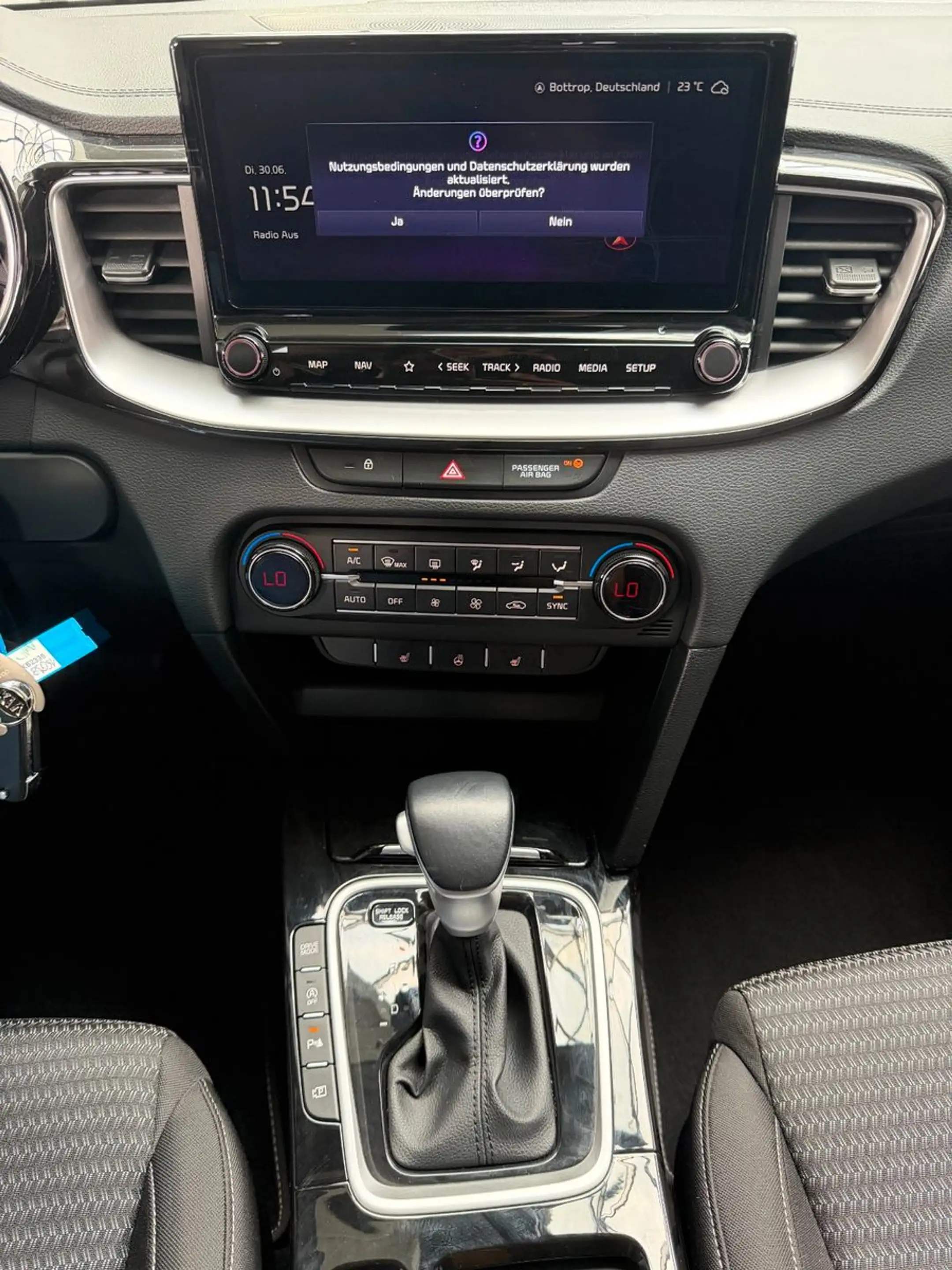 Kia Ceed SW / cee'd SW Spirit * Navi * SHZ * Kamera * — photo 12