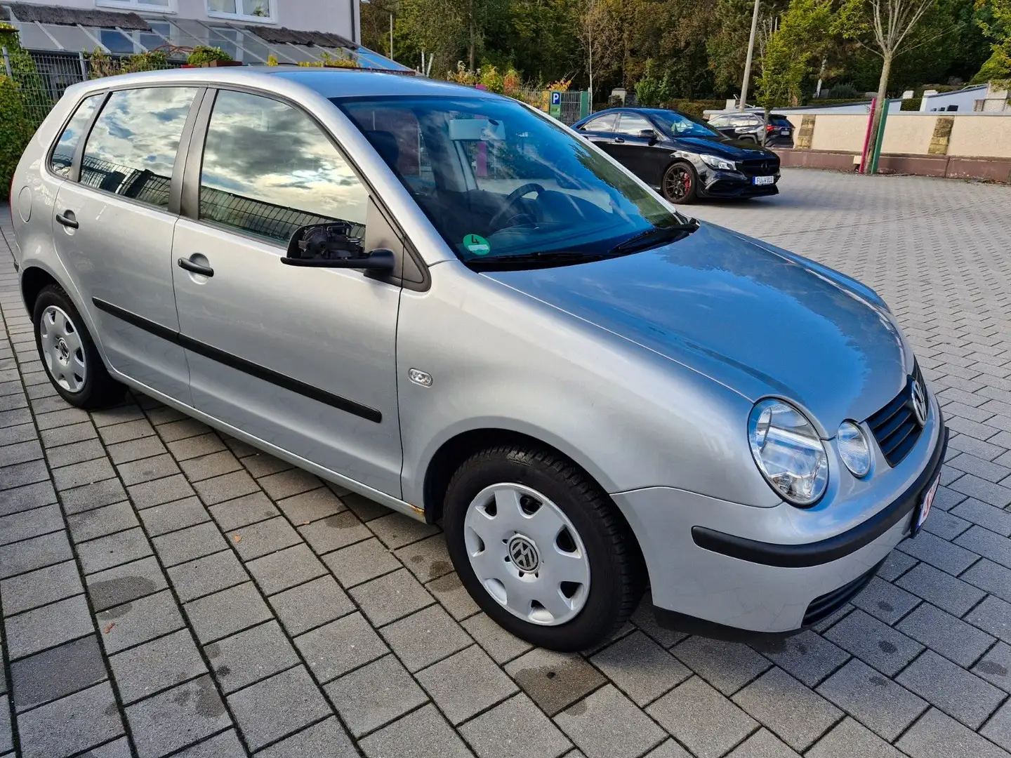 Volkswagen Polo 1.2 Basis / TÜV Neu / Klima/ 1.Hand Plateado - 2