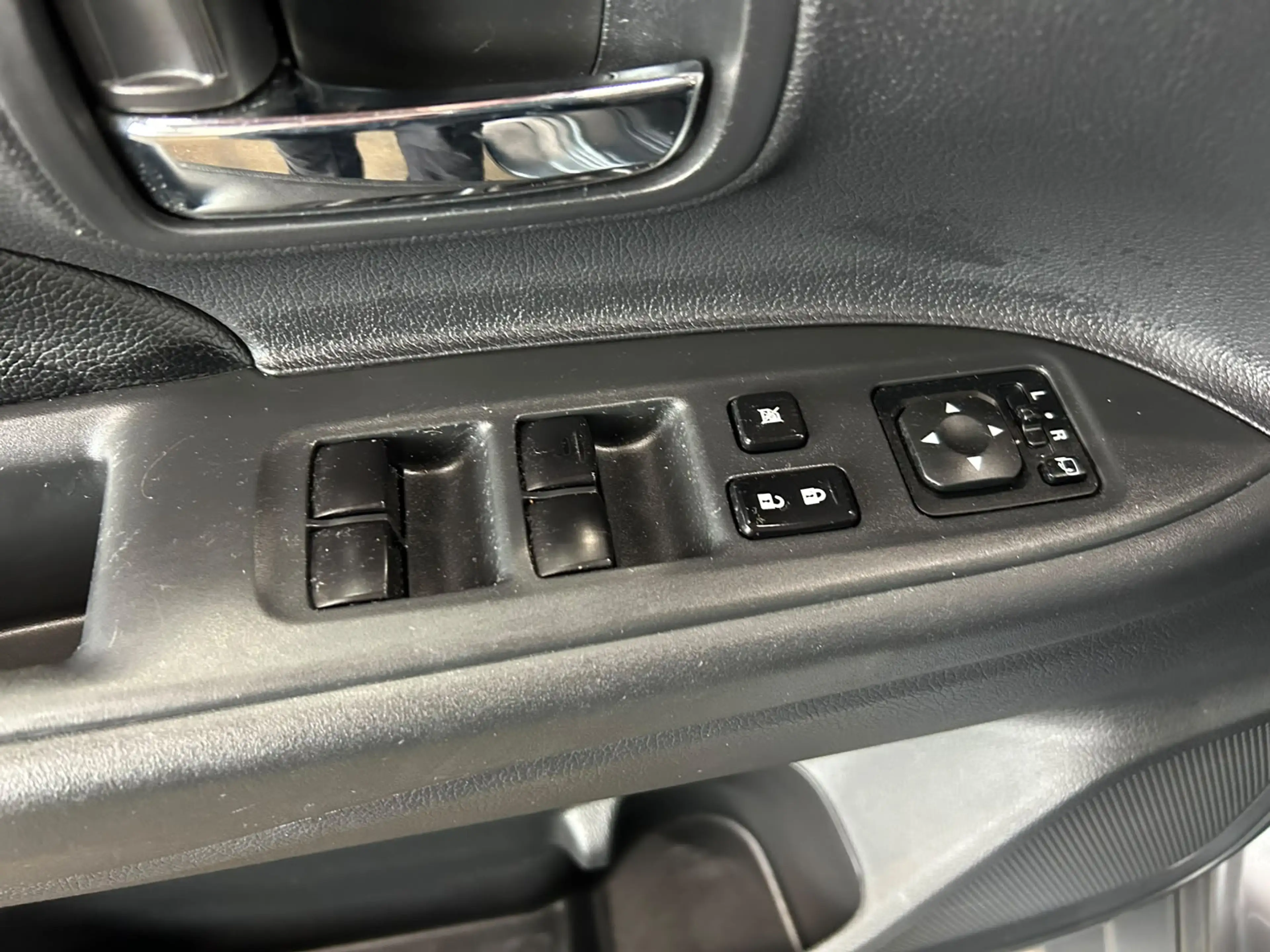 Mitsubishi Outlander 2.0 PHEV Intense + — photo 14