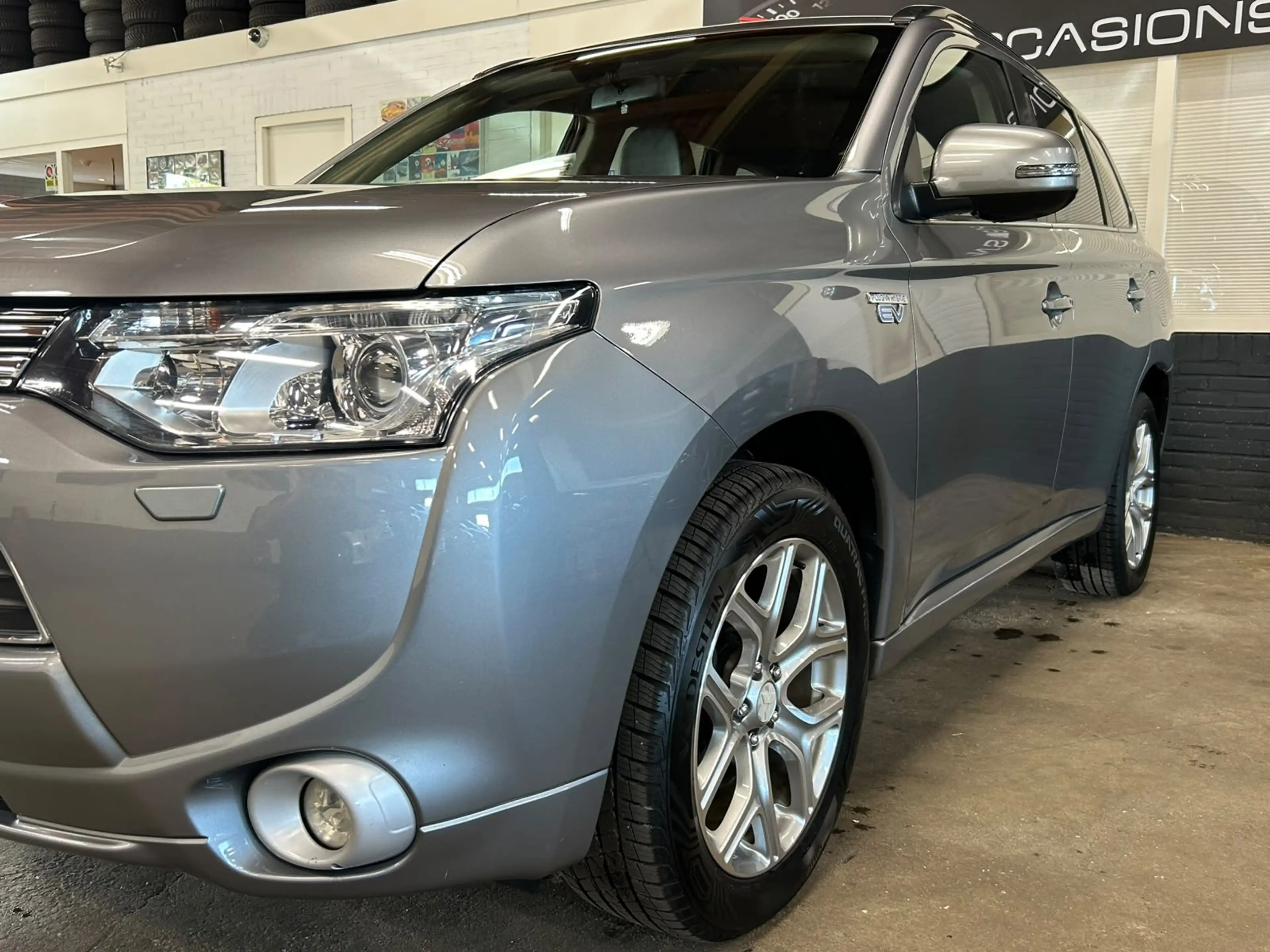 Mitsubishi Outlander 2.0 PHEV Intense + — photo 19
