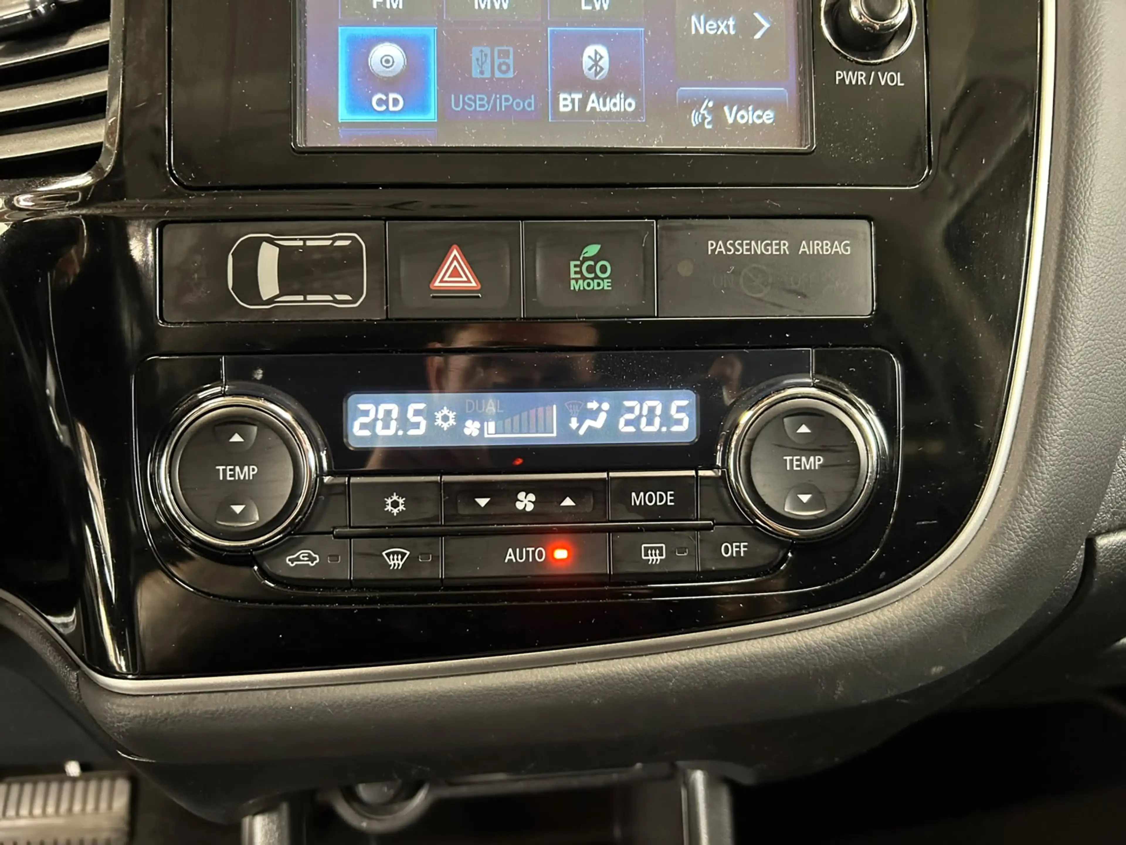 Mitsubishi Outlander 2.0 PHEV Intense + — photo 10