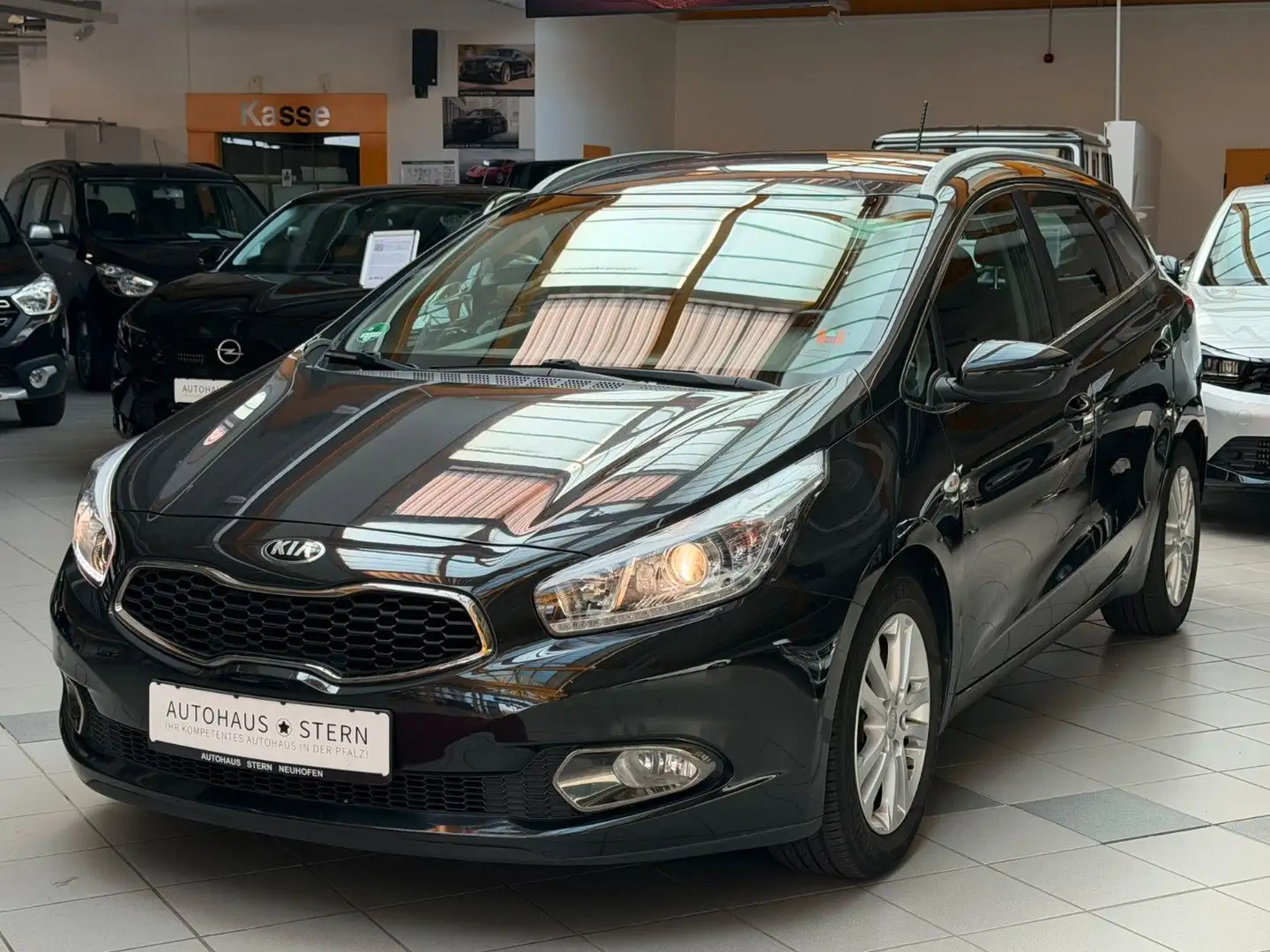 Kia Ceed SW / cee'd SW Cee'd Sportswagon|SHZ|LHZ|PDC|Kamera|Navi|Isofix Black - 1