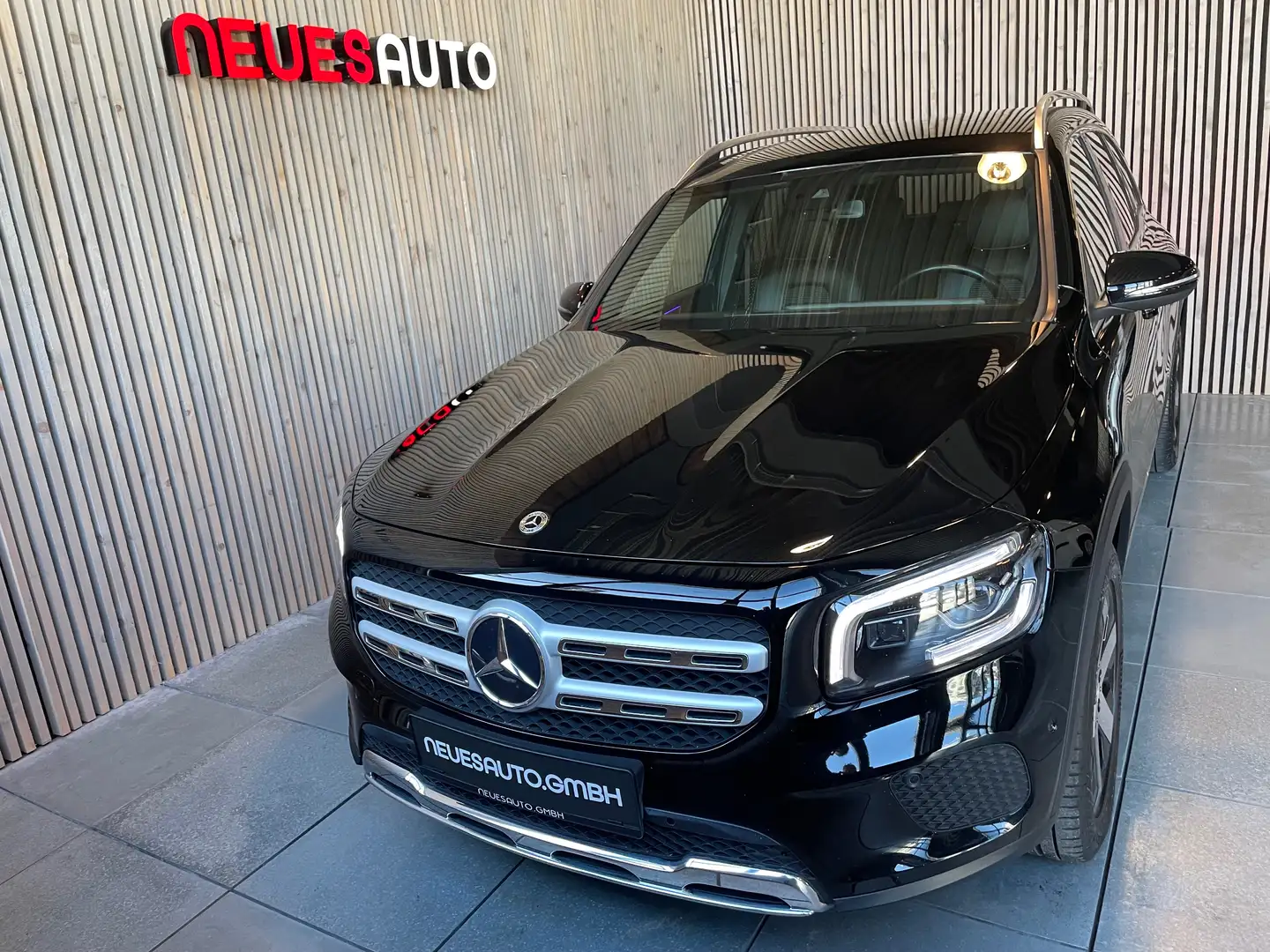 Mercedes-Benz GLB 200 d 4Matic Aut. *Servicegepfl.*AHK*Ambi*LED*Keyless* Schwarz - 2