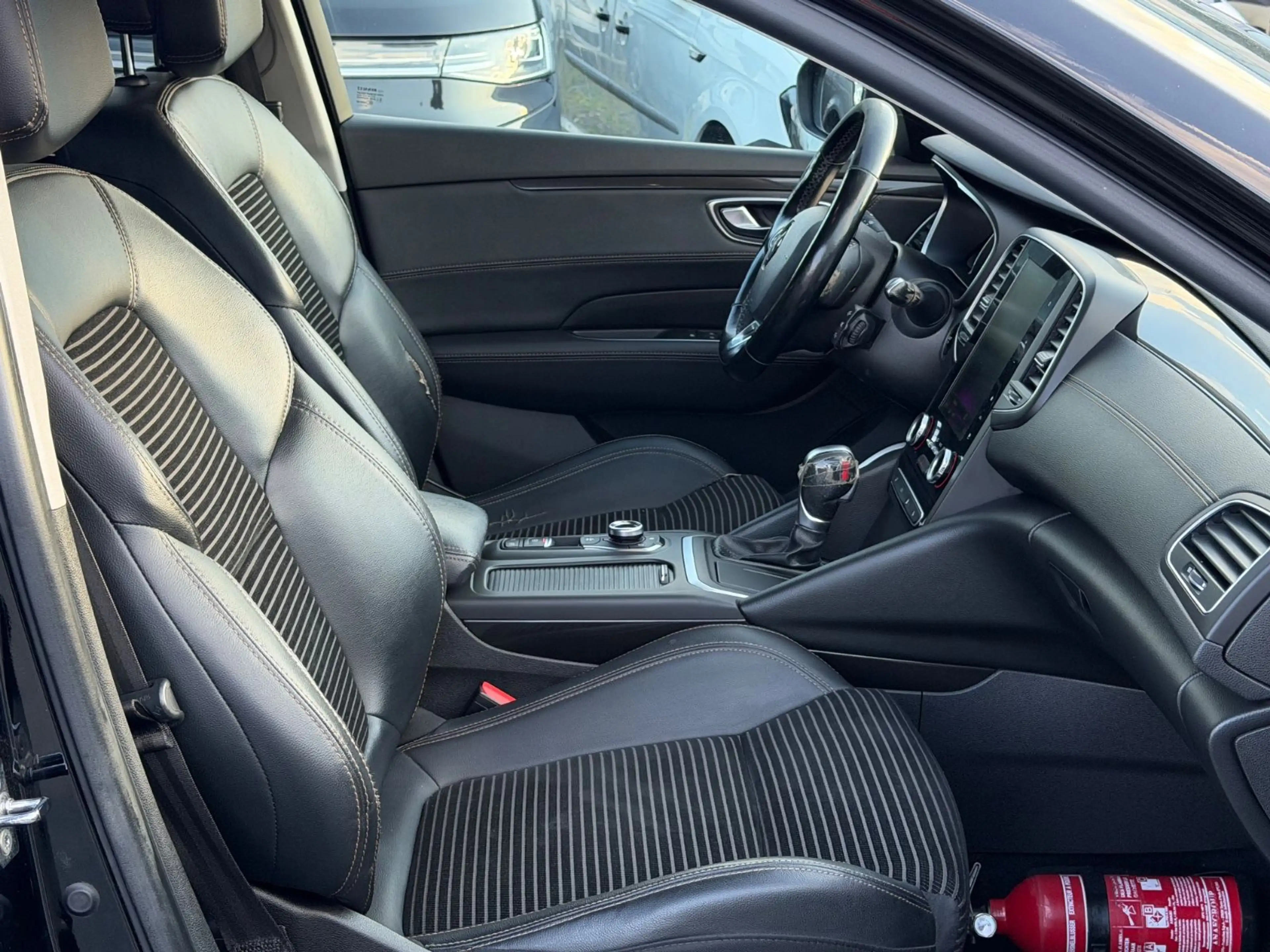 Renault Talisman Grandtour Intens — photo 11