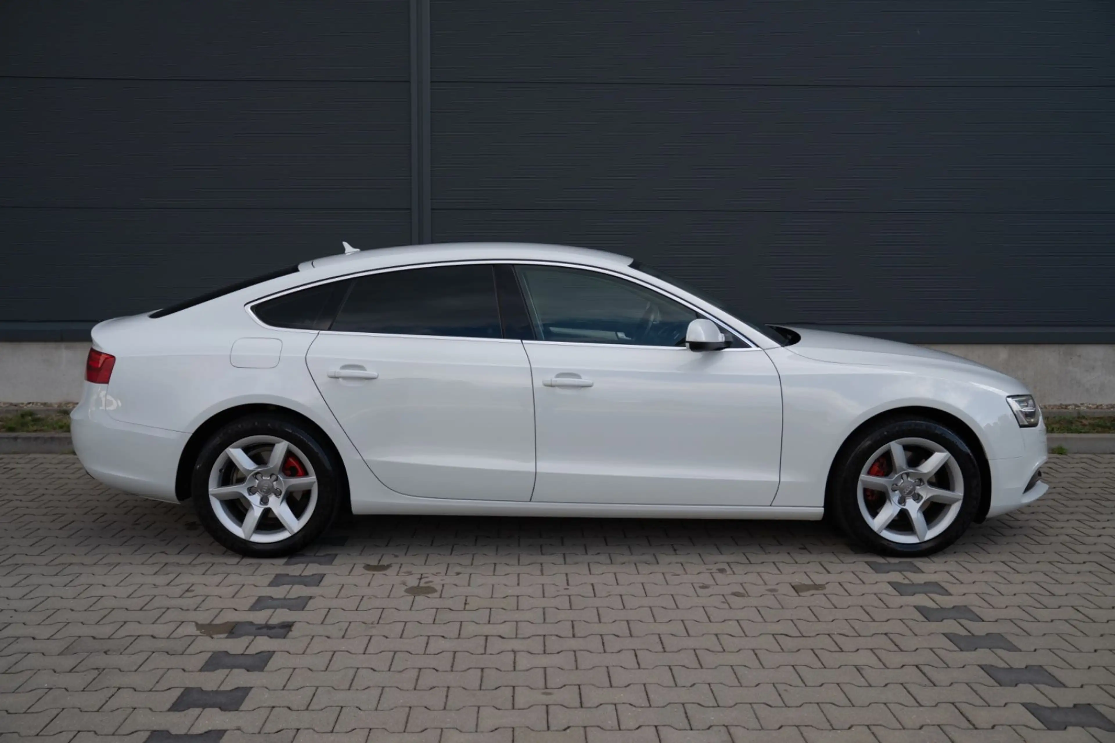 Audi A5 Sportback 2.0 TDI*SHZ*SITZLÜ*TEMP*BiXEN*PDC* — photo 8
