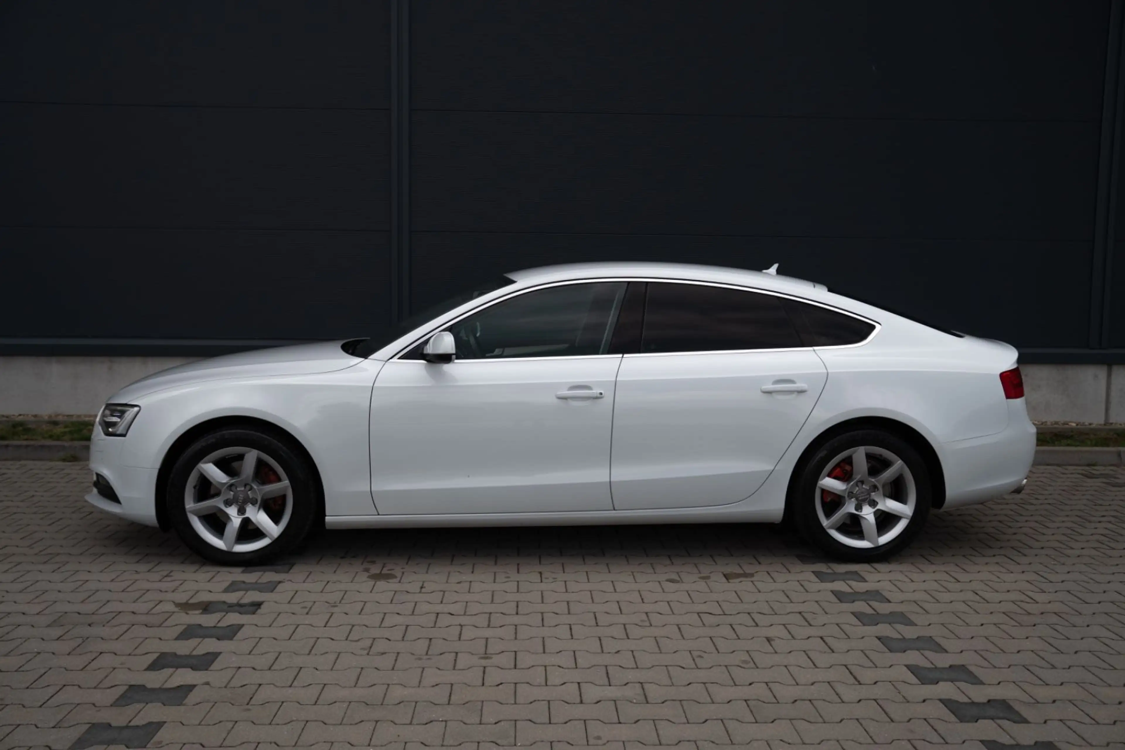 Audi A5 Sportback 2.0 TDI*SHZ*SITZLÜ*TEMP*BiXEN*PDC* — photo 6