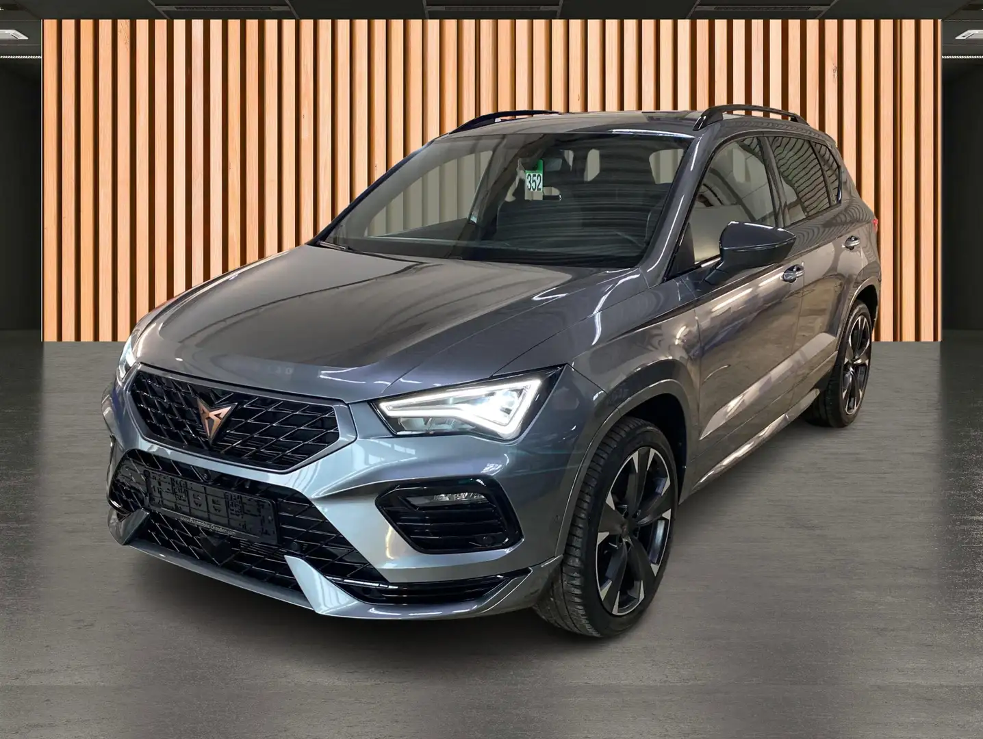 CUPRA Ateca 2.0 TSI VZ 4Drive*DAB+*360Grad*Navi Šedá - 2