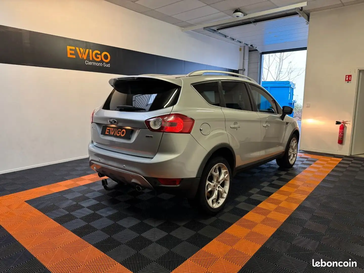 Ford Kuga 2.0 tdci 140ch trend 4x2 entretien complet Gris - 2