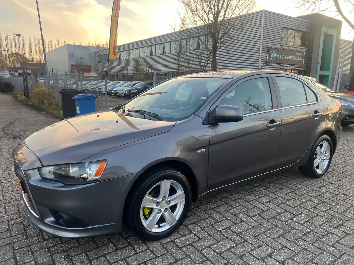 Mitsubishi Lancer Sportback 1.5 Edition One - AIRCO - NETJES ! Grau - 2