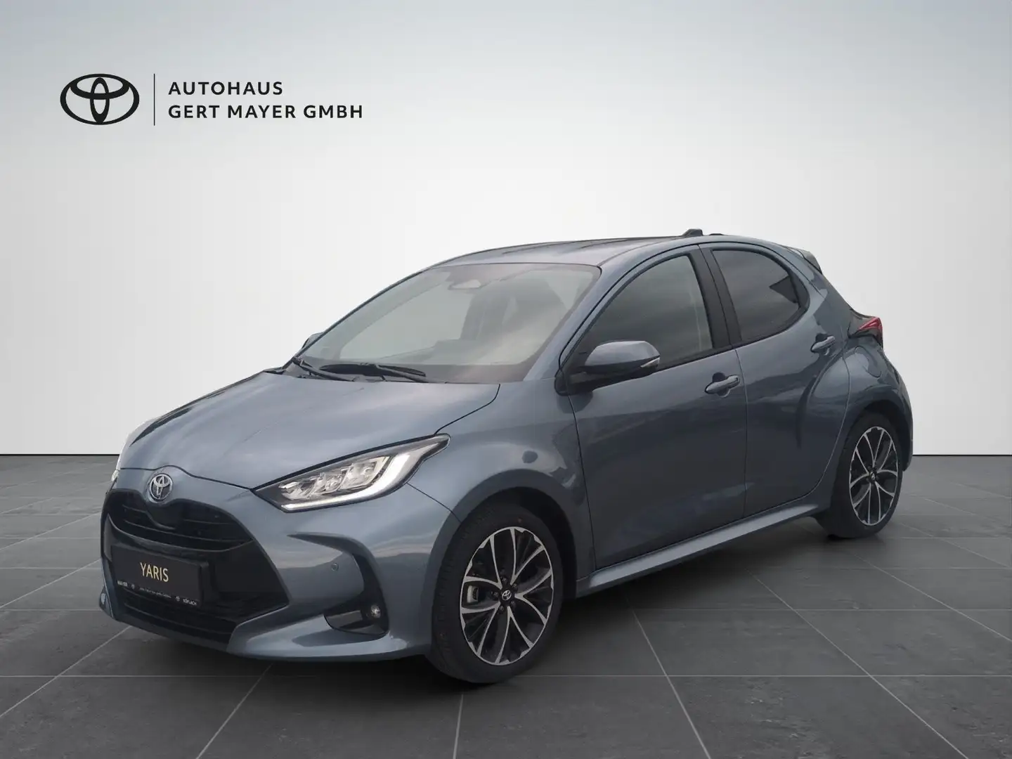 Toyota Yaris Hybrid Teamplayer + Technik Paket Grau - 1