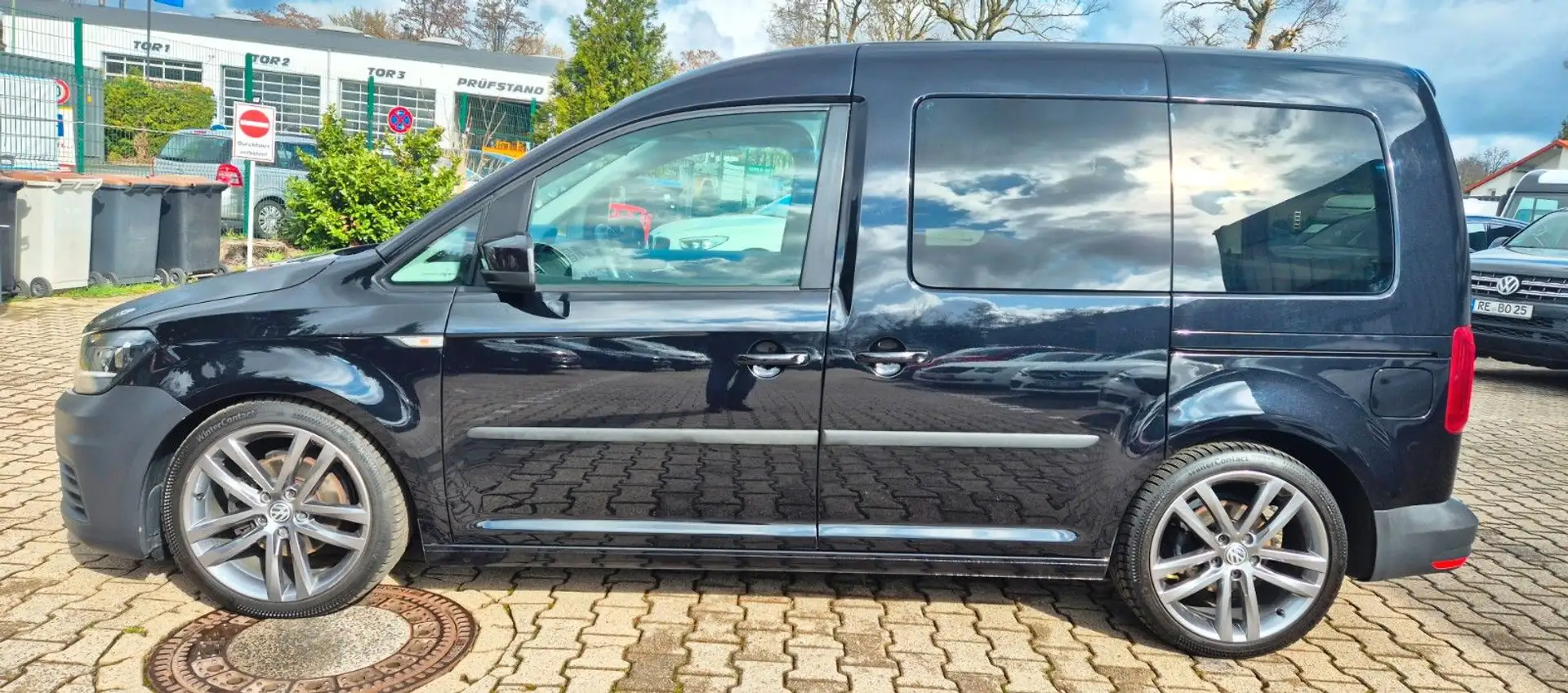 Volkswagen Caddy PKW Trendline BMT AUTOMATIK PDC AHK Schwarz - 2