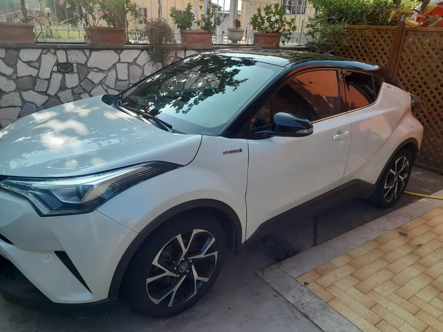 Toyota C-HR 1.8h style 2wd e-cvt - 1
