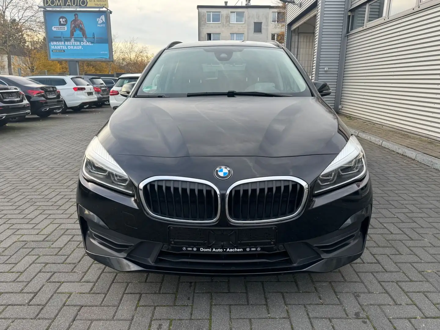 BMW 218 2 Gran Tourer 218 d Advantage Schwarz - 2