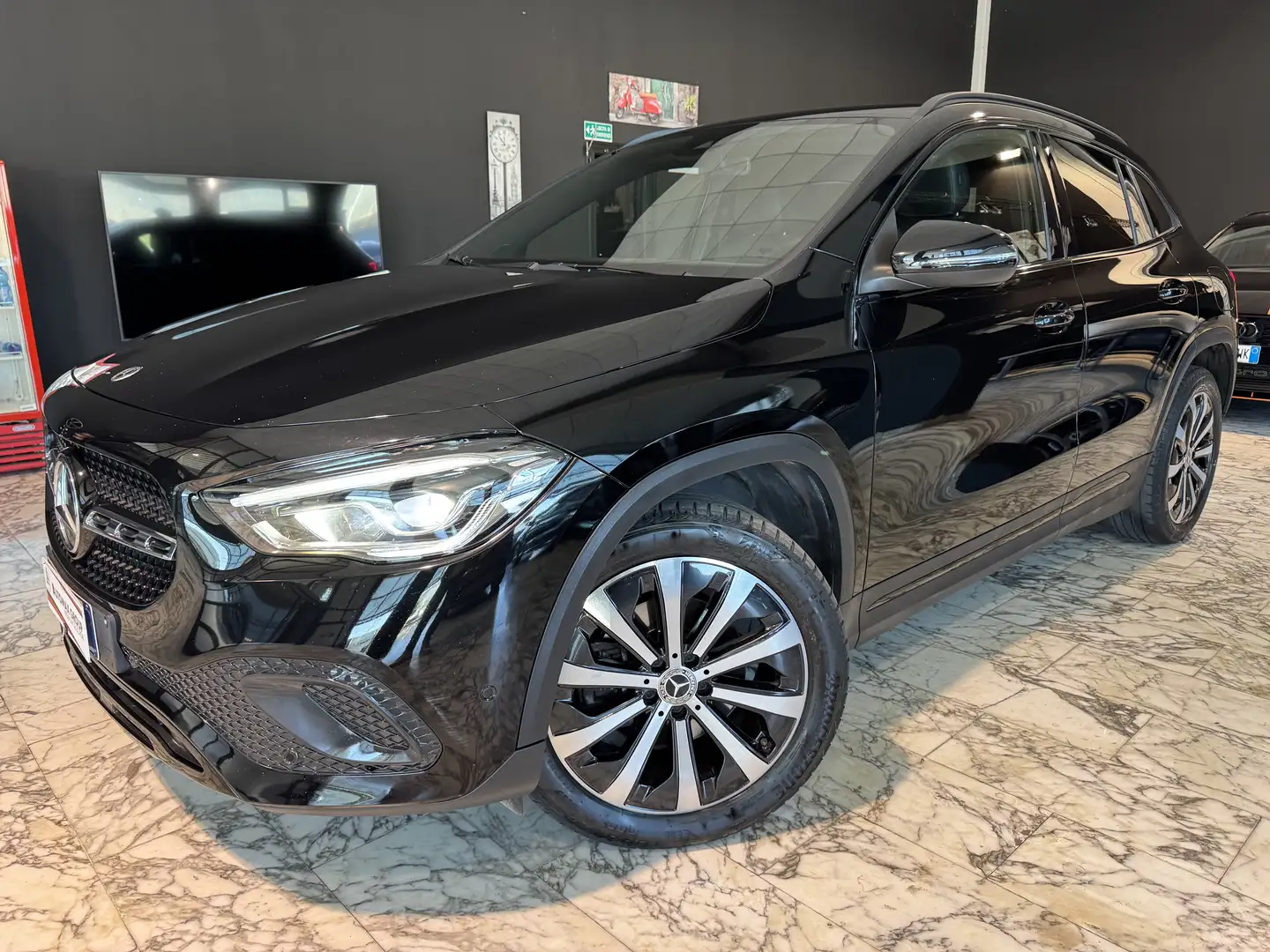 Mercedes-Benz GLA 200 d Premium auto Nero - 1
