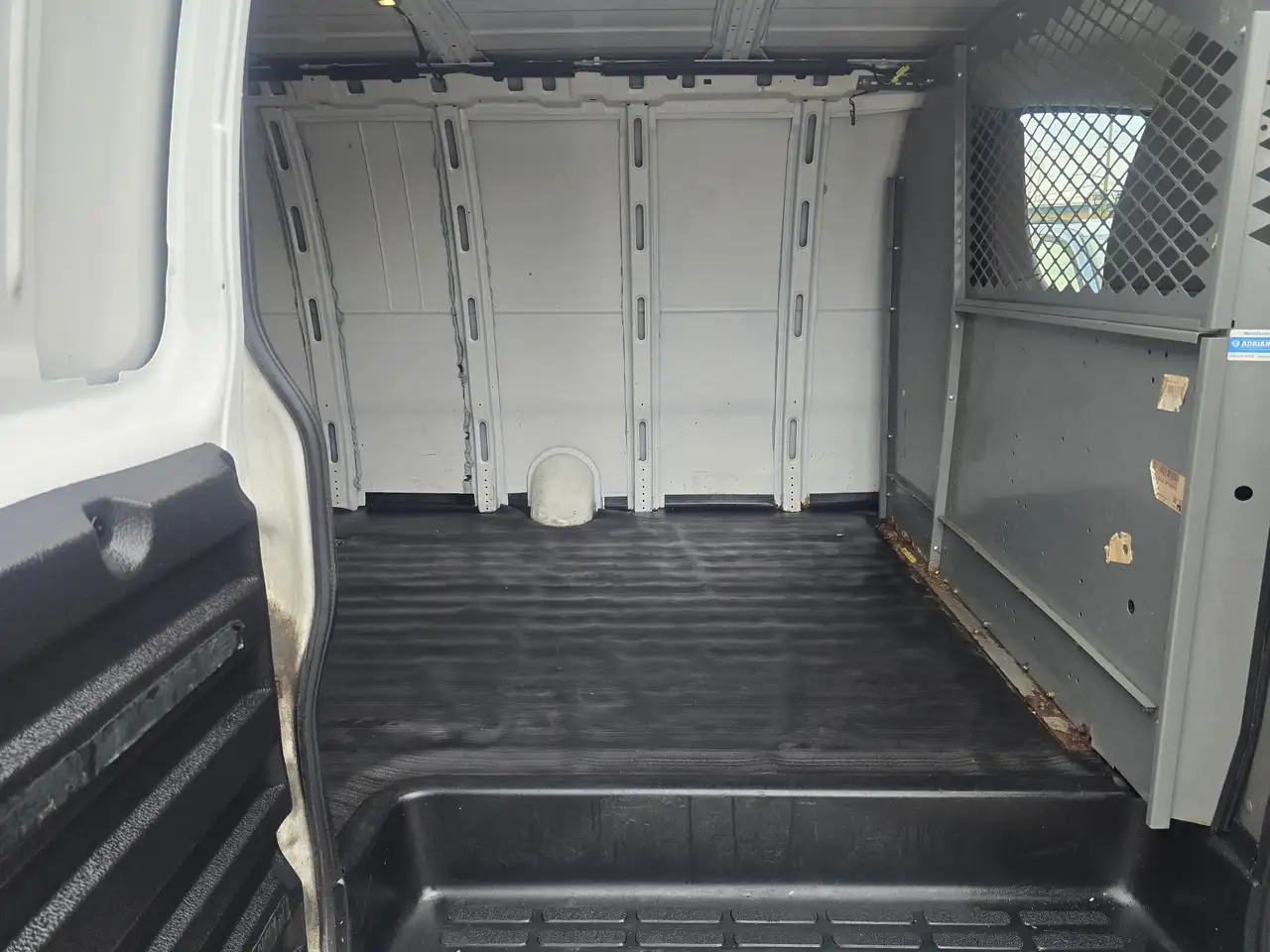 GMC Savana снимка GMC Savana
