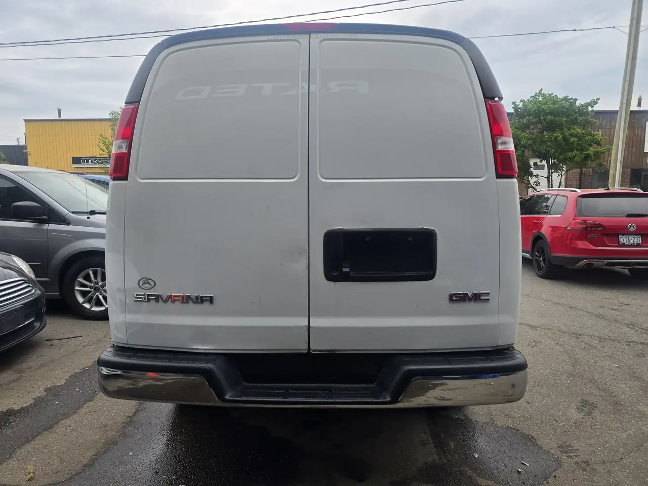 GMC Savana снимка GMC Savana