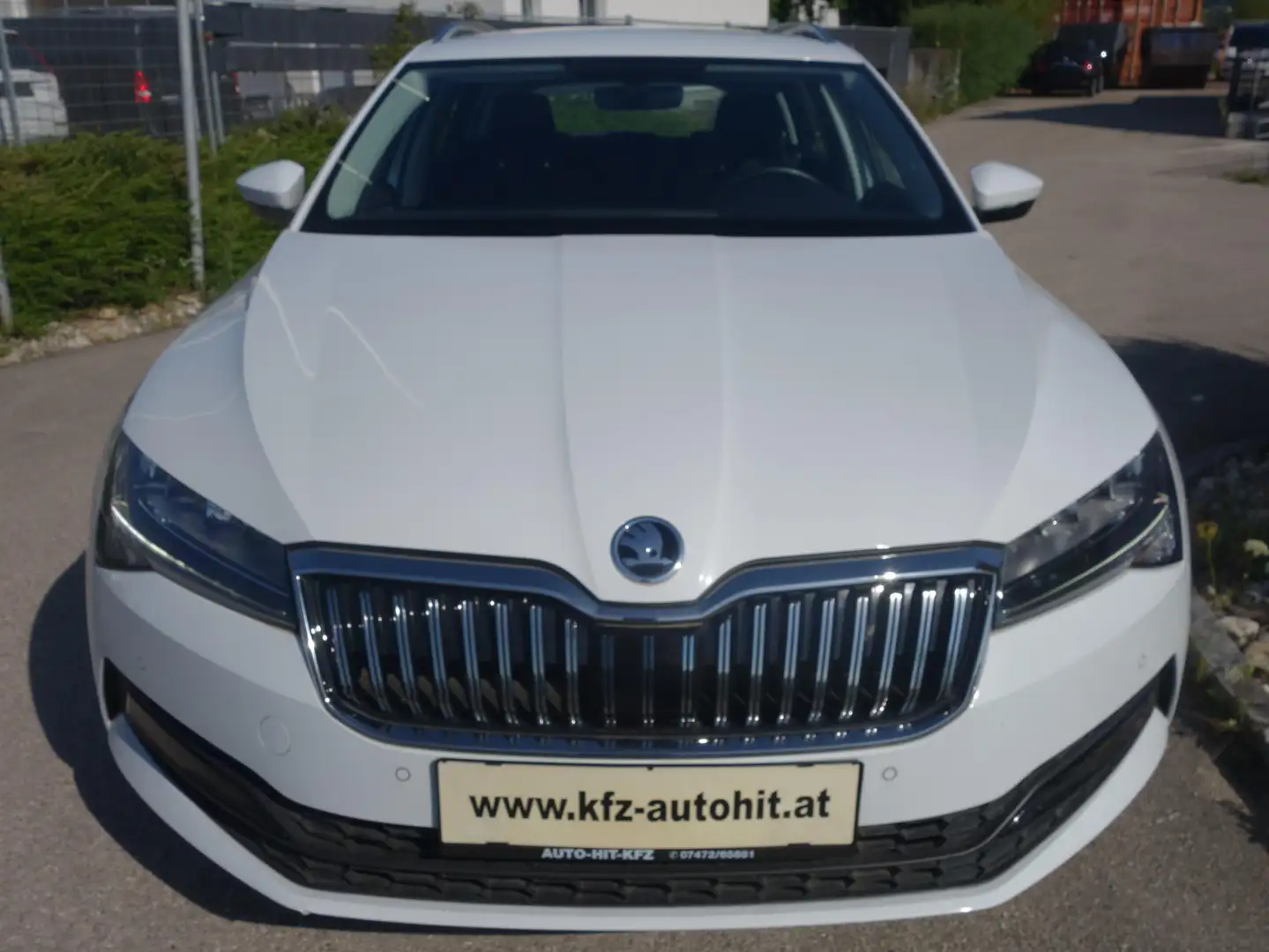 Skoda Superb Kombi 1,5 TSI ACT Ambition DSG*AHK/Kamera/Virtual* Weiß - 2